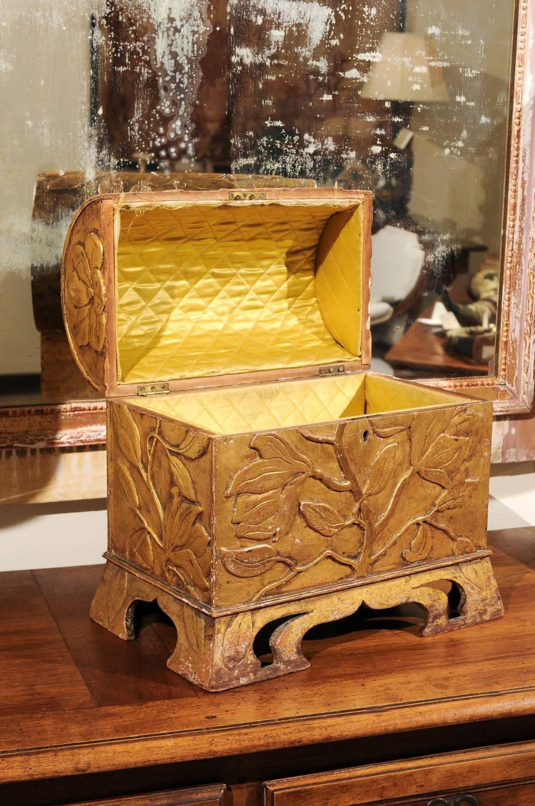 Period Art Nouveau Gilded Wood Coffer, circa 1900 For Sale 3