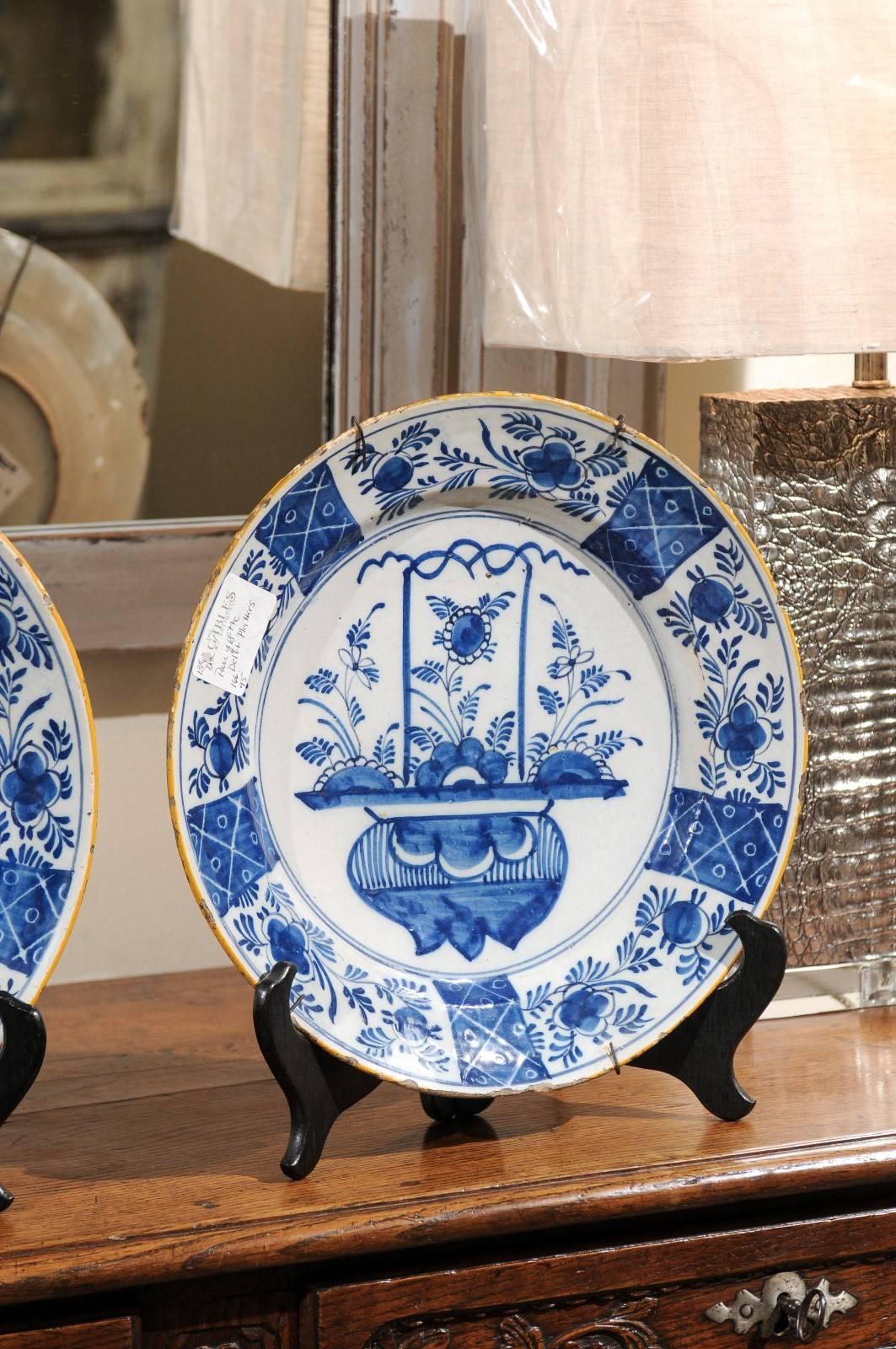 Dutch Pair of 17th Century Blue Delft Chargers, circa 1690 For Sale