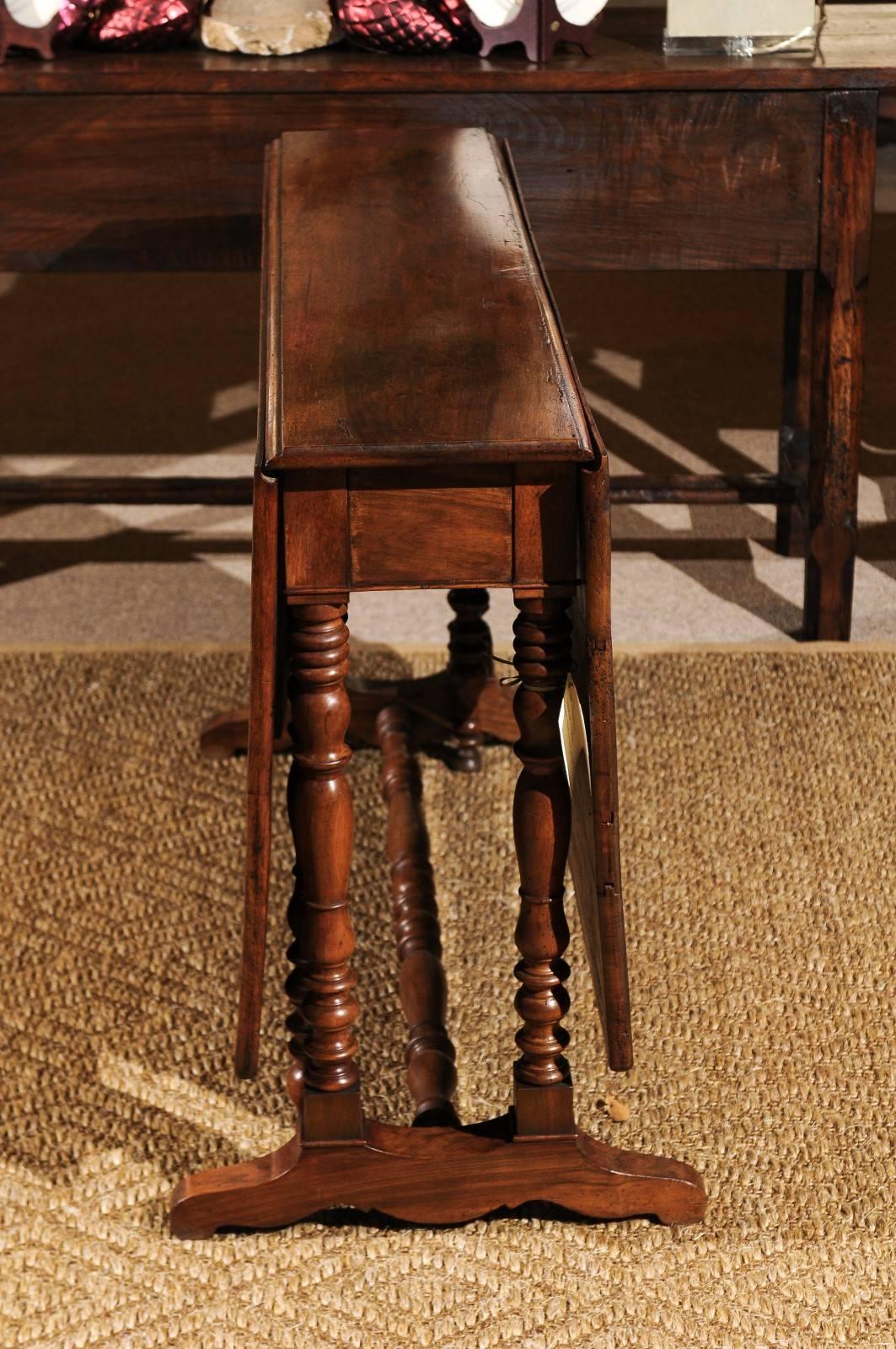 19th Century Walnut French Gateleg Table, circa 1890 For Sale 3