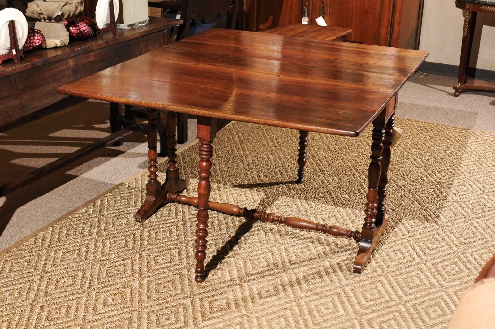 19th Century Walnut French Gateleg Table, circa 1890 For Sale 6