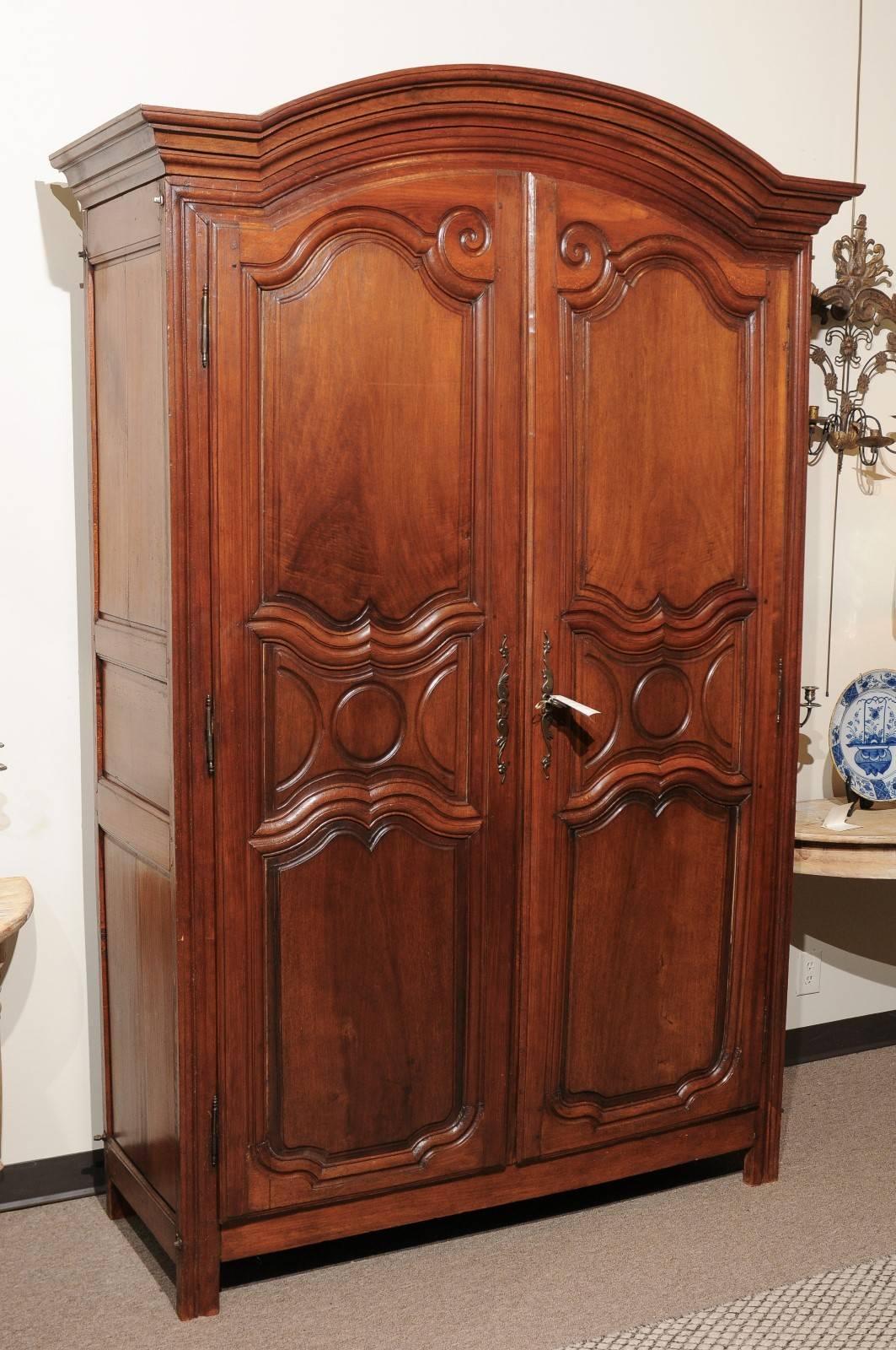 18th Century Walnut Armoire from Paris For Sale 7