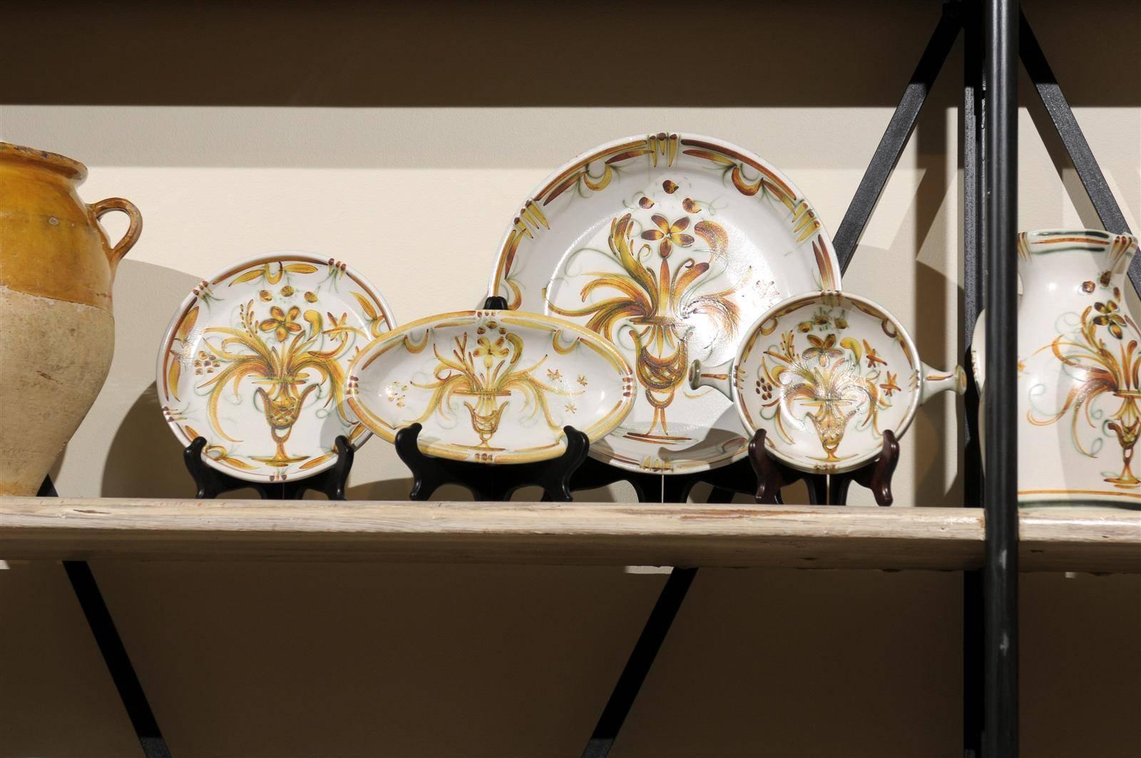 20th Century Set of Midcentury Quimper Tableware in a Gold and Green Pattern, circa 1970 For Sale
