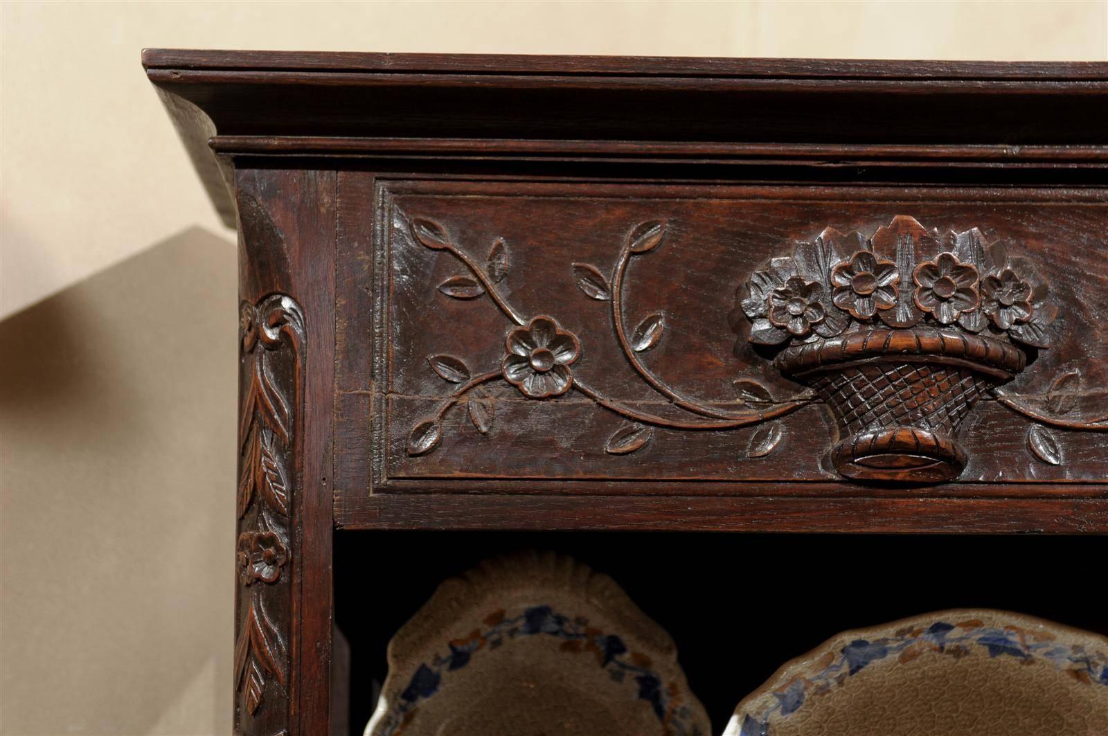 Small Carved Oak Bonnetiere from France In Good Condition In Atlanta, GA