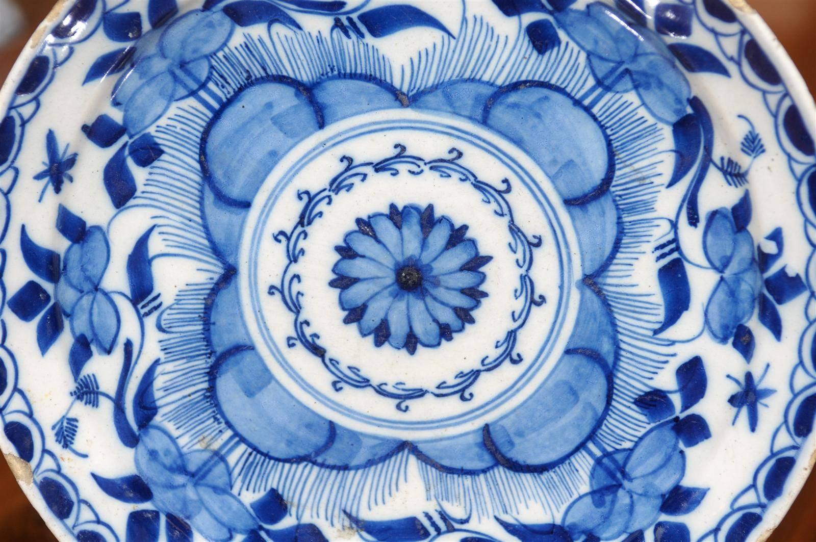 18th Century Blue Delft Plate, circa 1750 In Good Condition For Sale In Atlanta, GA
