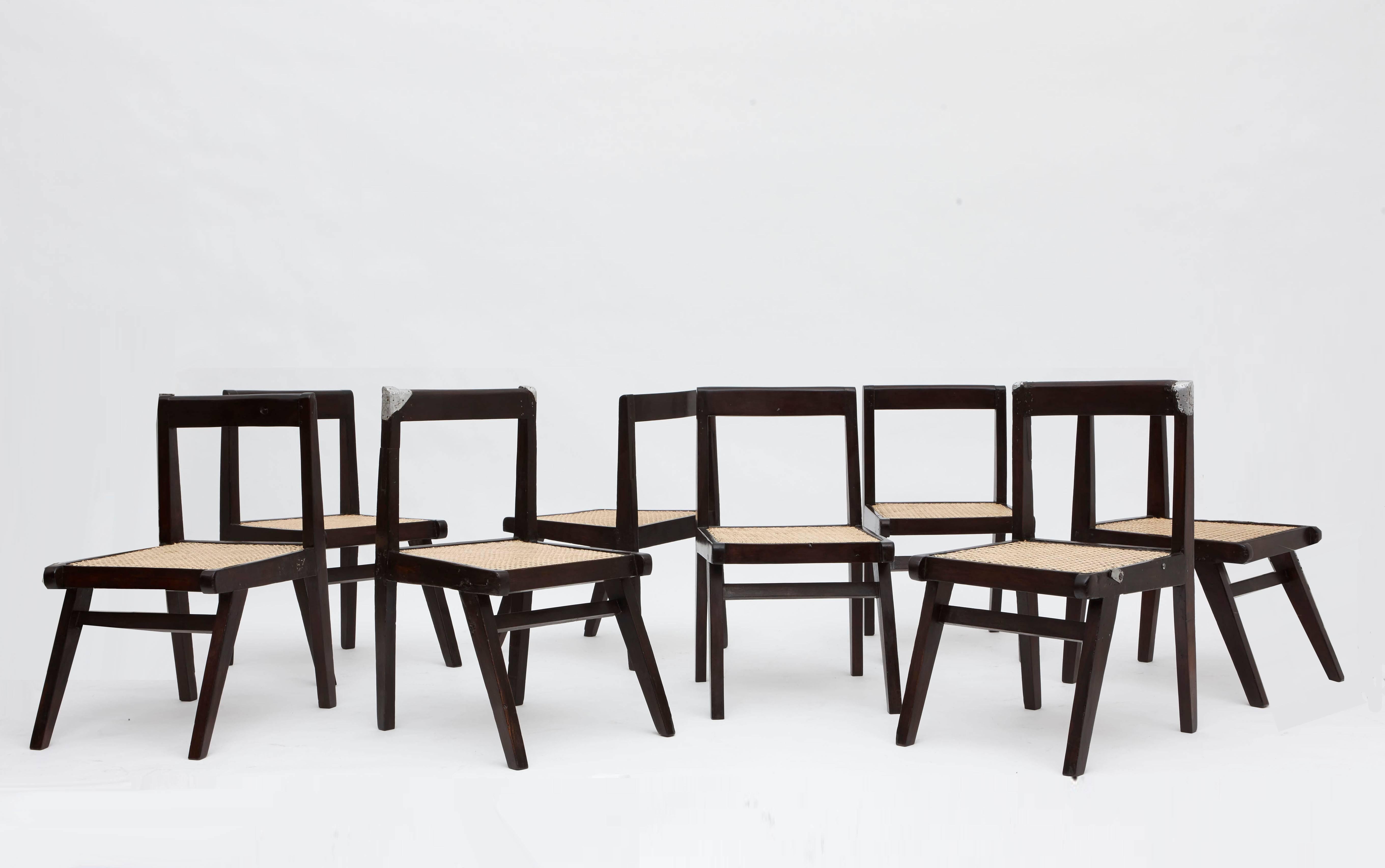 Pierre Jeanneret - Ensemble de 8 chaises démontables, circa 1955-56
Teck