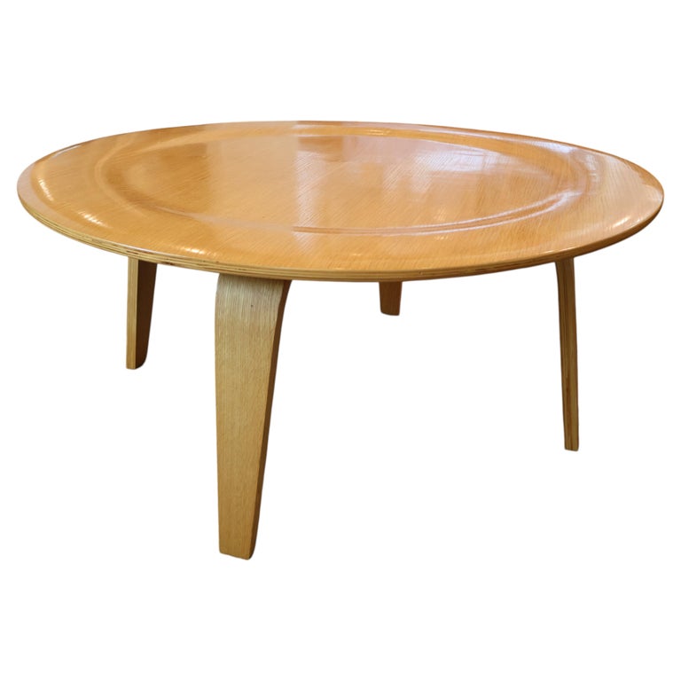 Eames Style CTW Round Molded Plywood Coffee Table, Oak Veneer, Bentwood Legs