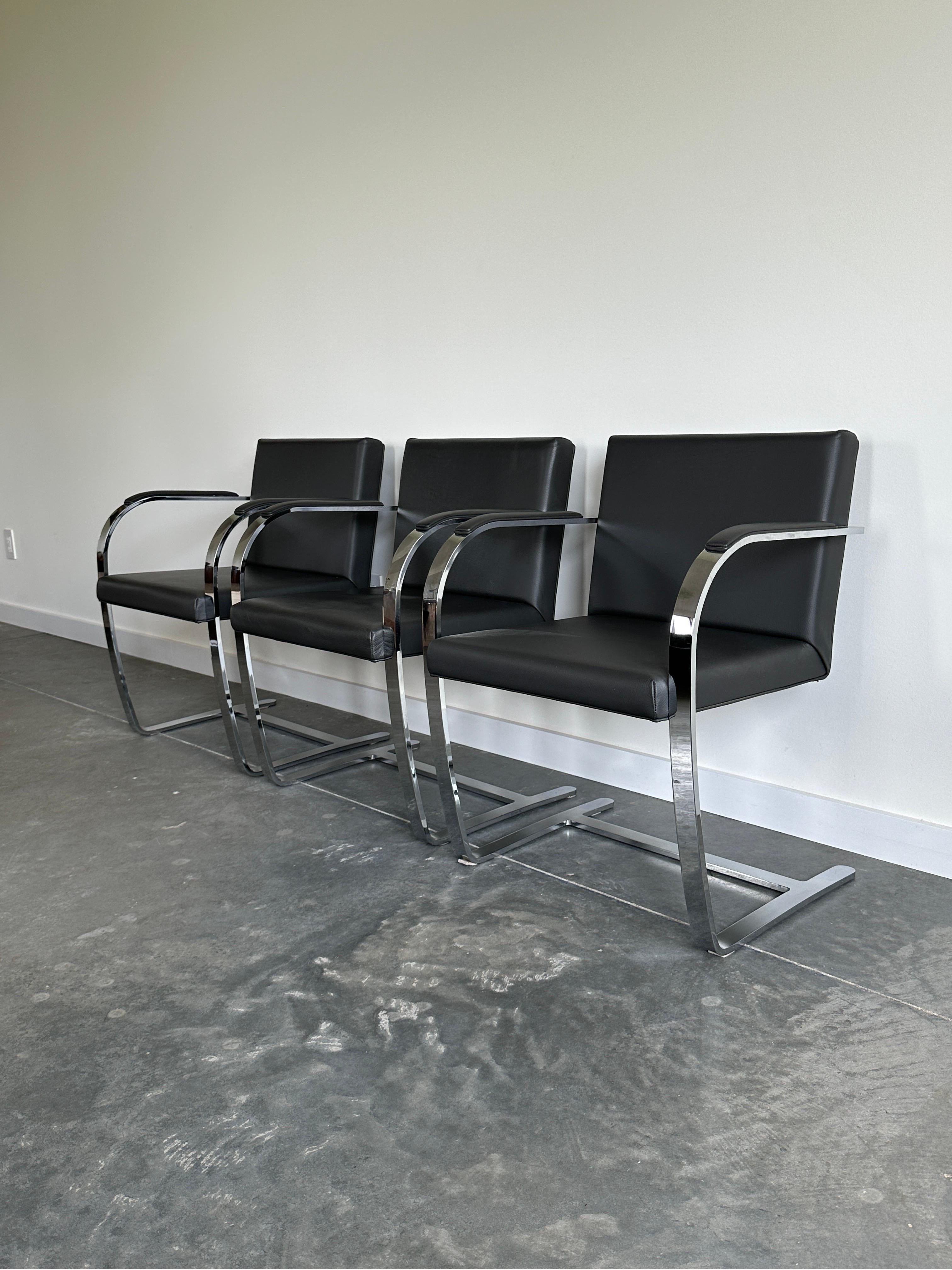 American Flat Bar Brno model 255 chairs in charcoal leather For Sale