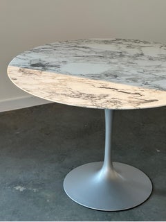 Eero Saarinen Tulip Table for Knoll in satin Arabescato marble