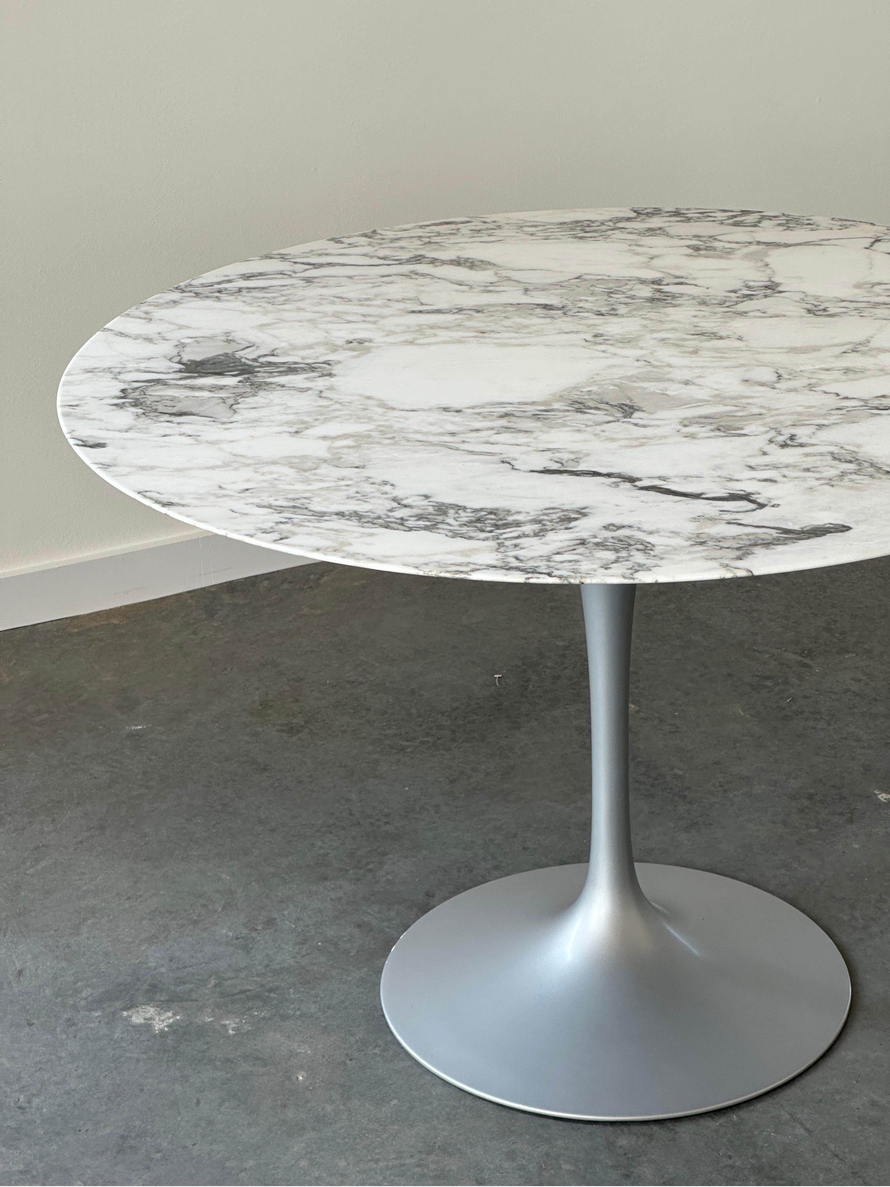 Beveled Eero Saarinen Tulip Table for Knoll in satin Arabescato marble
