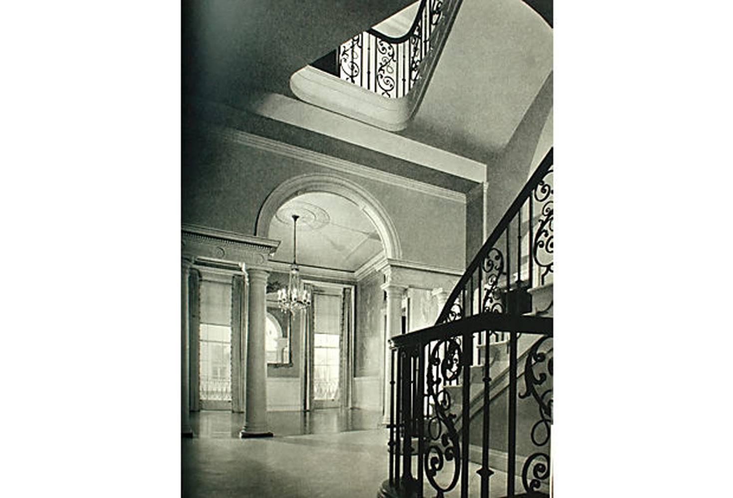 Américain « David Adler : The Architect and His Work » (L'architecte et son travail par Ezra Stroller, premier livre) en vente