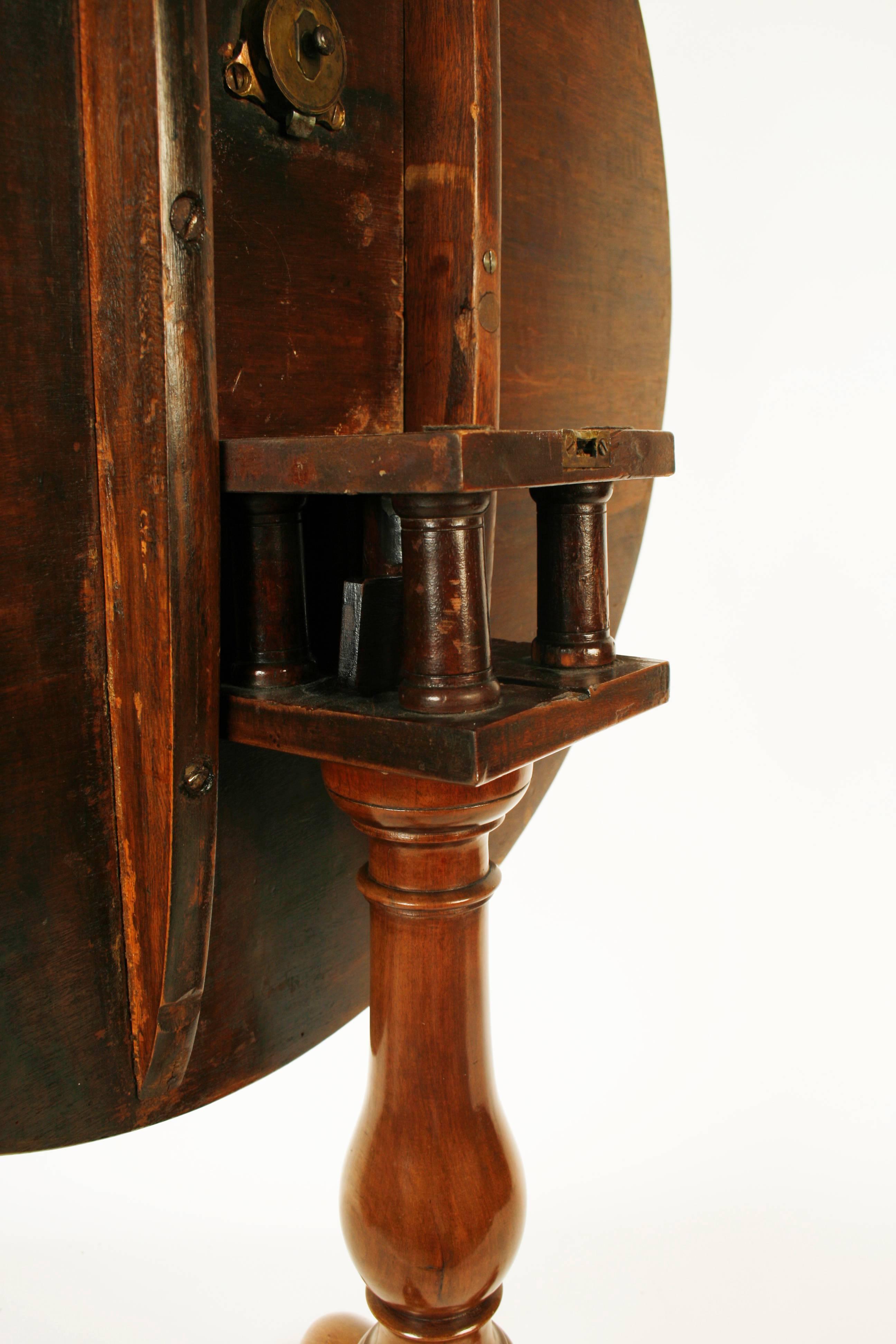 American Tilt-Top Tea Table, c1770 In Good Condition In valatie, NY