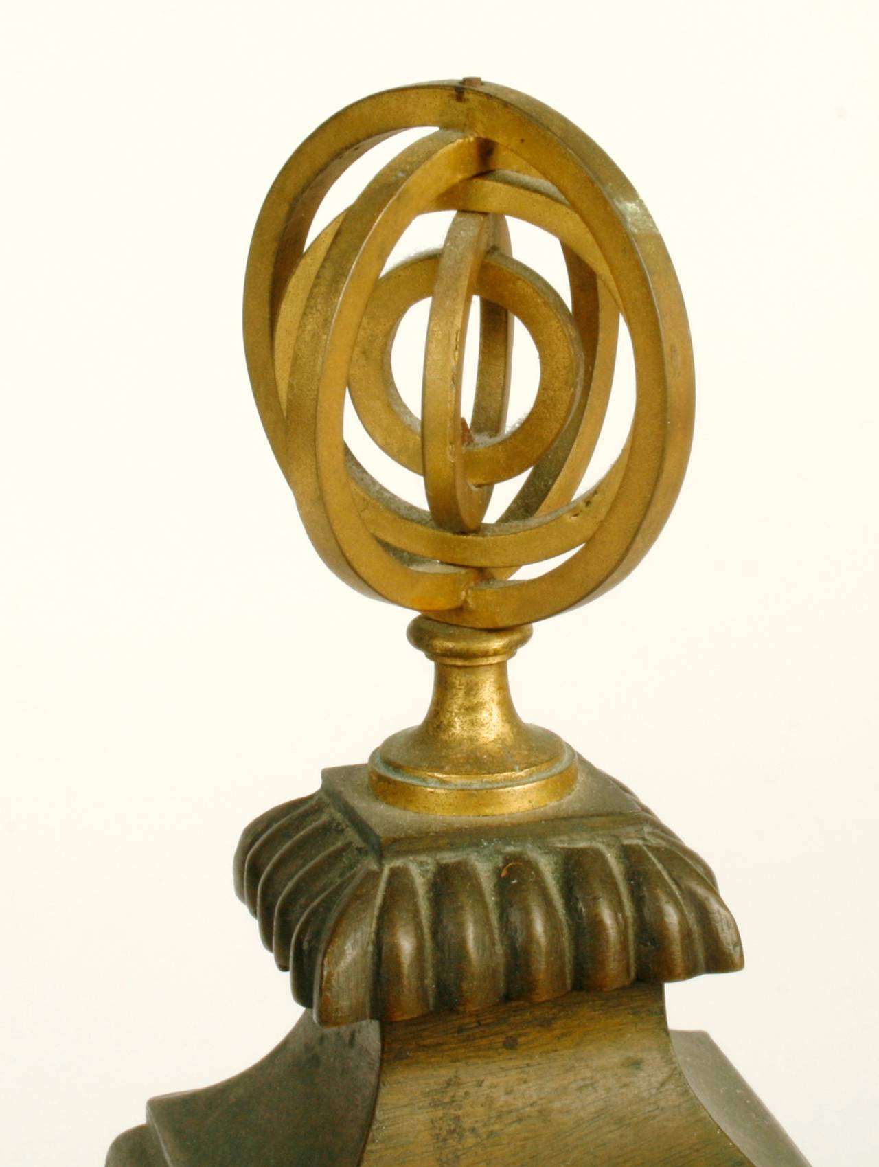 Ormolu und patinierte Bronze Französische Directoire-Schlaguhr, um 1790 im Zustand „Gut“ im Angebot in valatie, NY