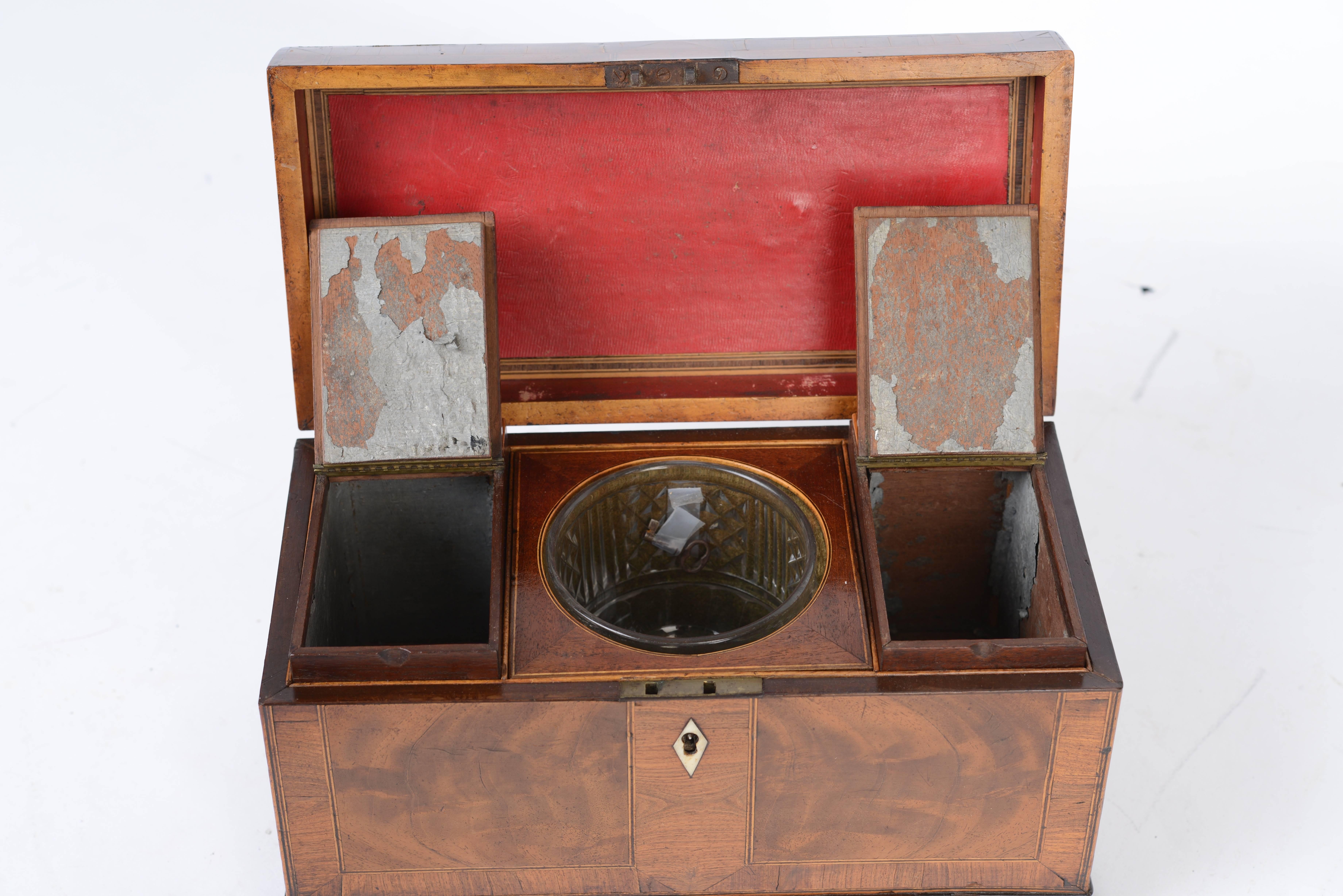 Chippendale Tea Caddy, c1770 In Good Condition For Sale In valatie, NY