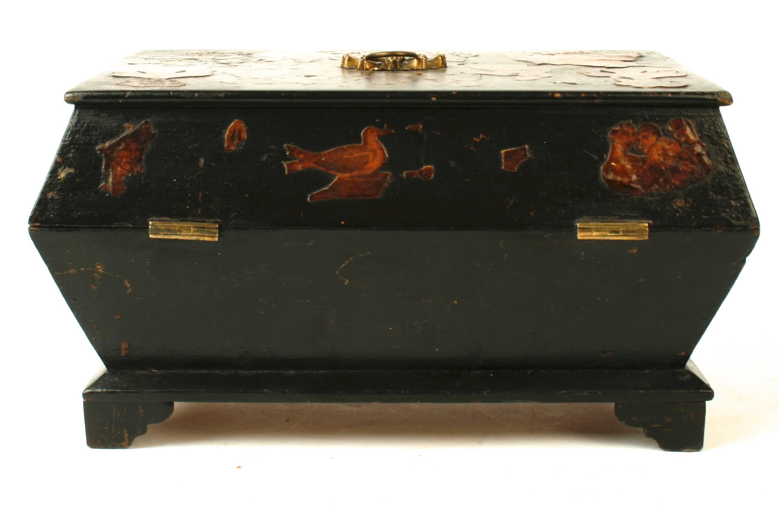 English Regency Decoupage Box, Early 19th Century In Good Condition For Sale In valatie, NY