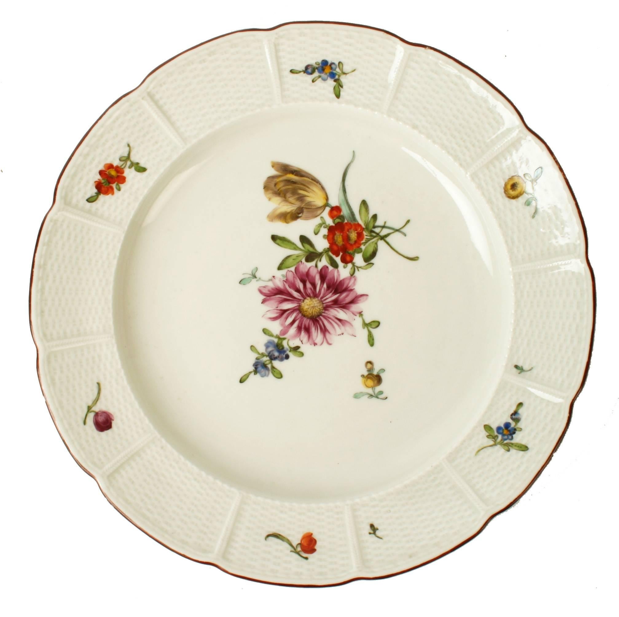 Four Ludwigsburg Hand Painted Floral Porcelain Plates, Late 18th Century In Excellent Condition In valatie, NY