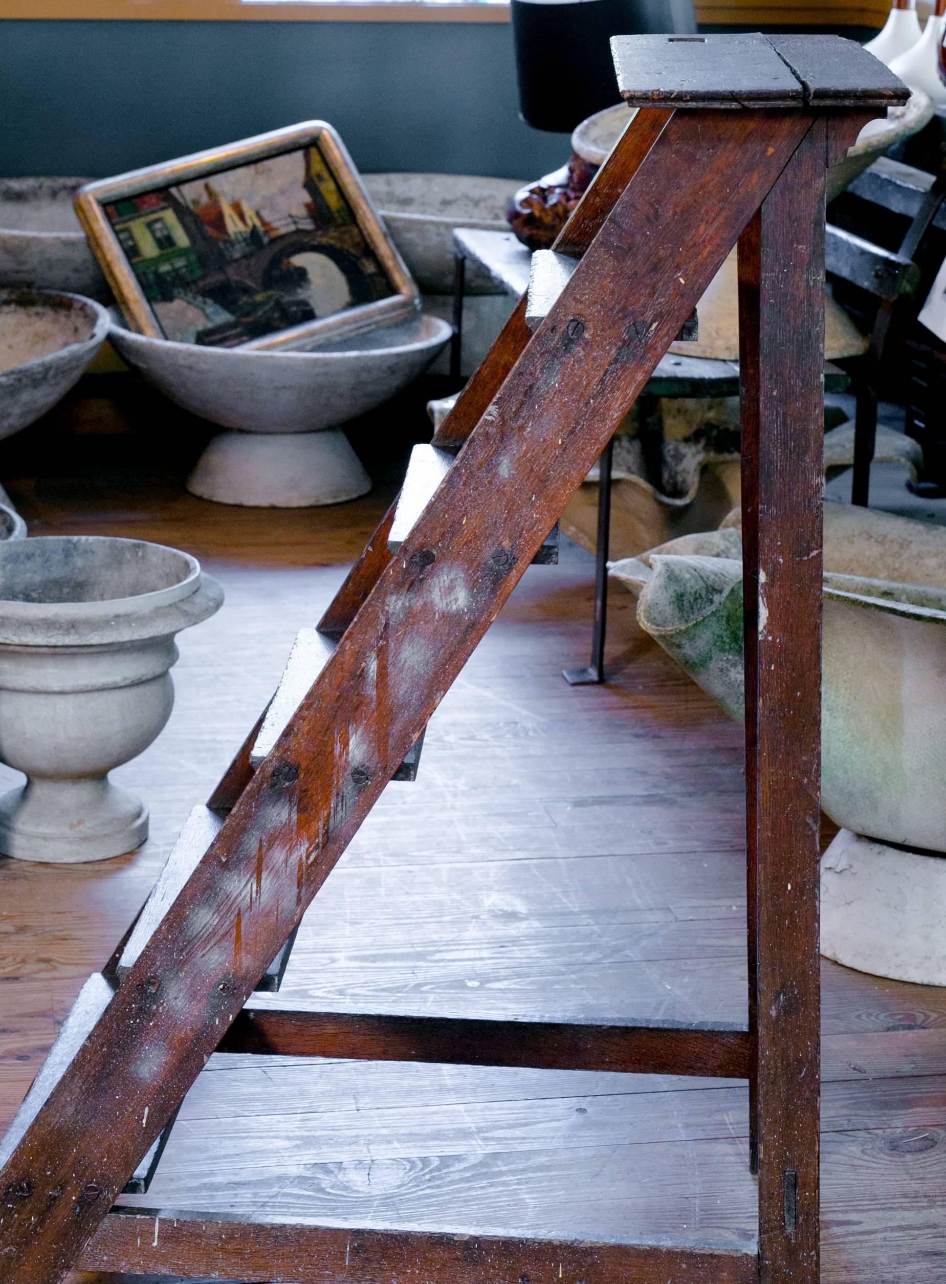 Ladder from Belgium with six steps. Great height and size. Additional photos upon request.