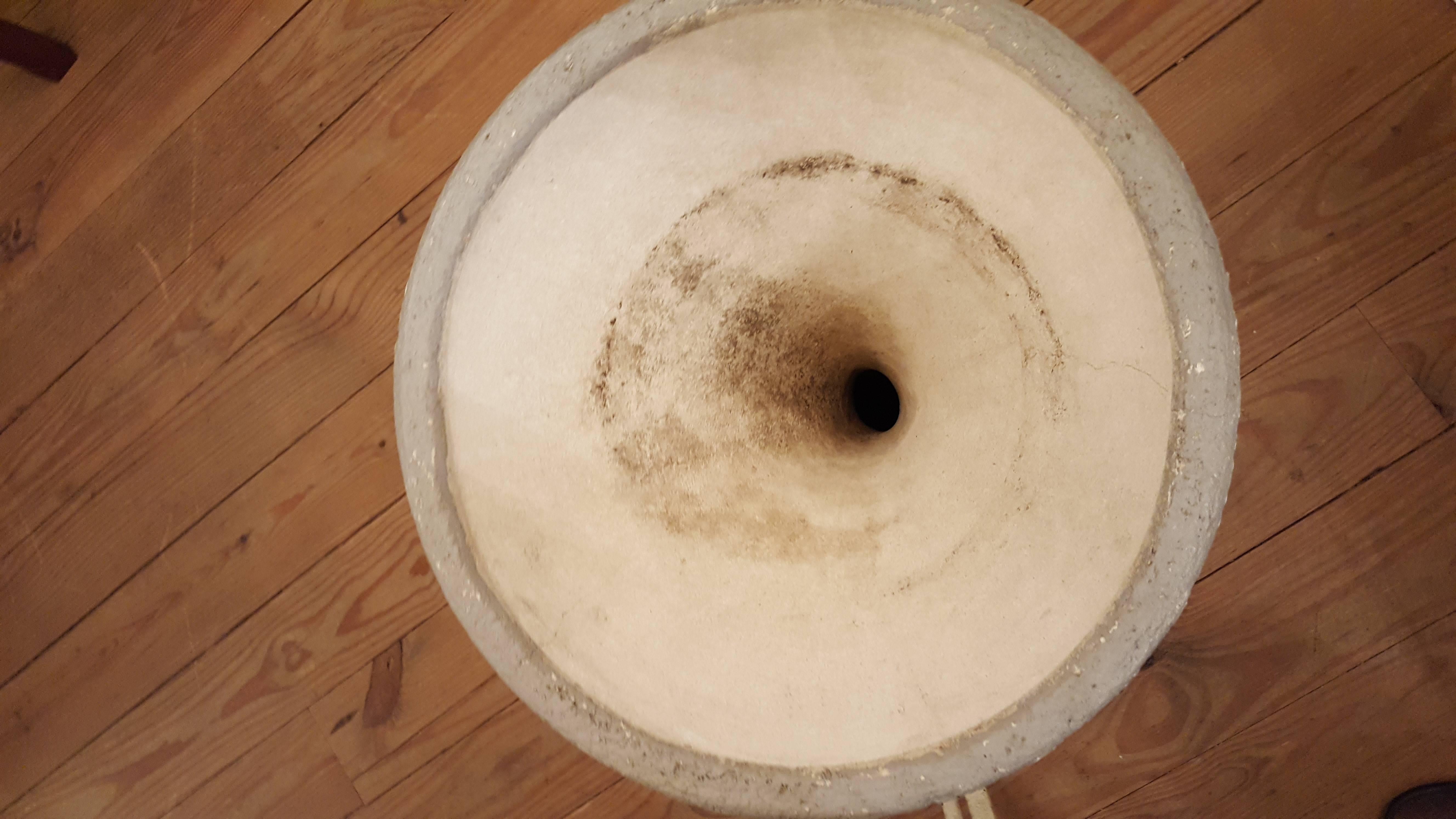 Mid-Century Modern Willy Guhl Fiber Cement planter in the Diablo style. This spindle planter was manufactured by the Swiss company Eternit Ag in the 1950s. Great hourglass shape. Several Willy Guhl styles, shapes and sizes available. Price and
