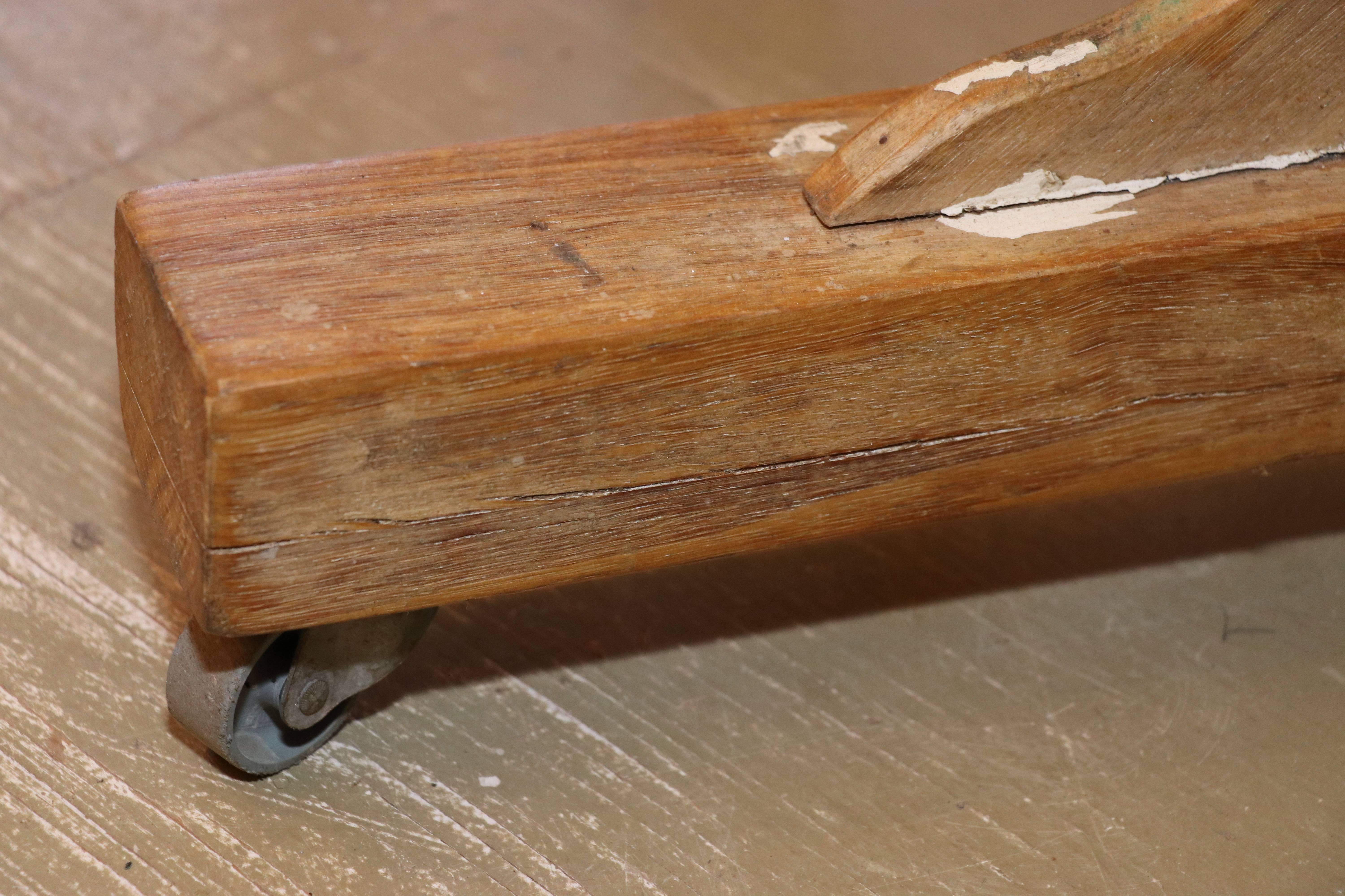 French Painter's Studio Easel, Circa 1940 In Good Condition In Houston, TX