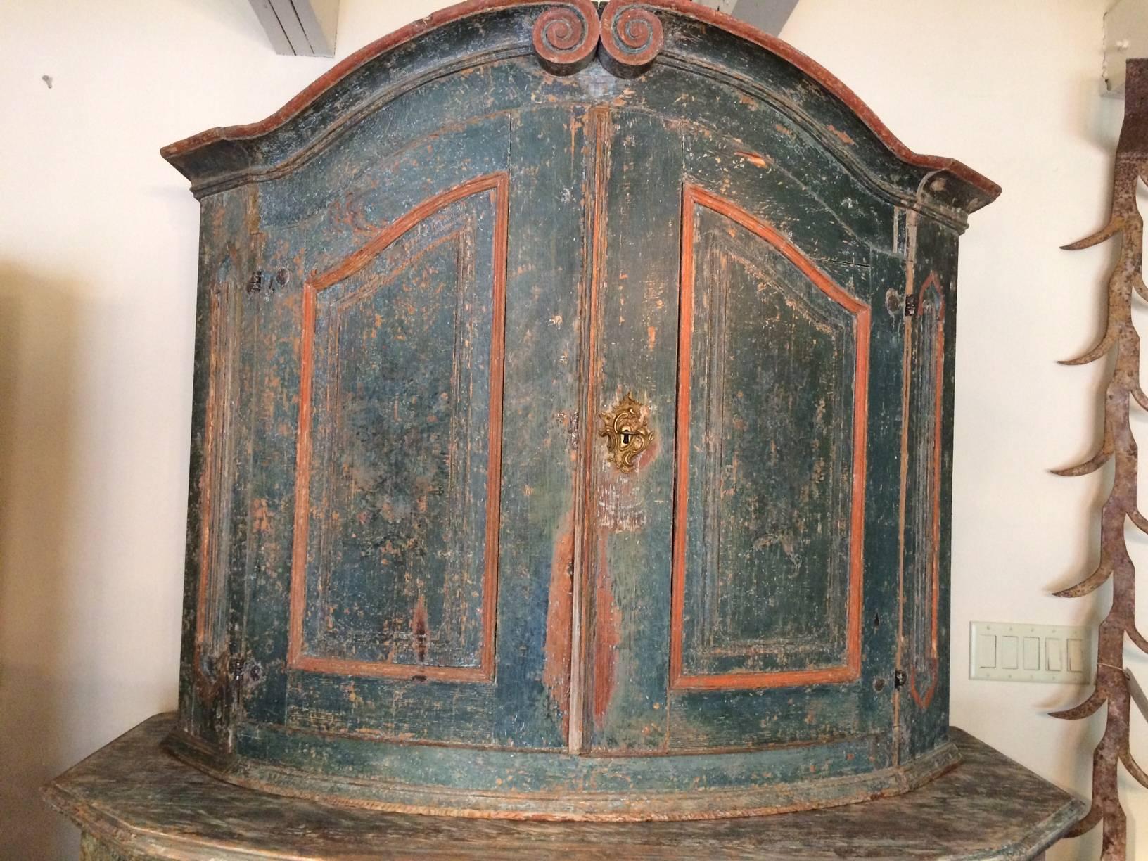 18th Century Swedish Rococo Painted Deux Corp 1