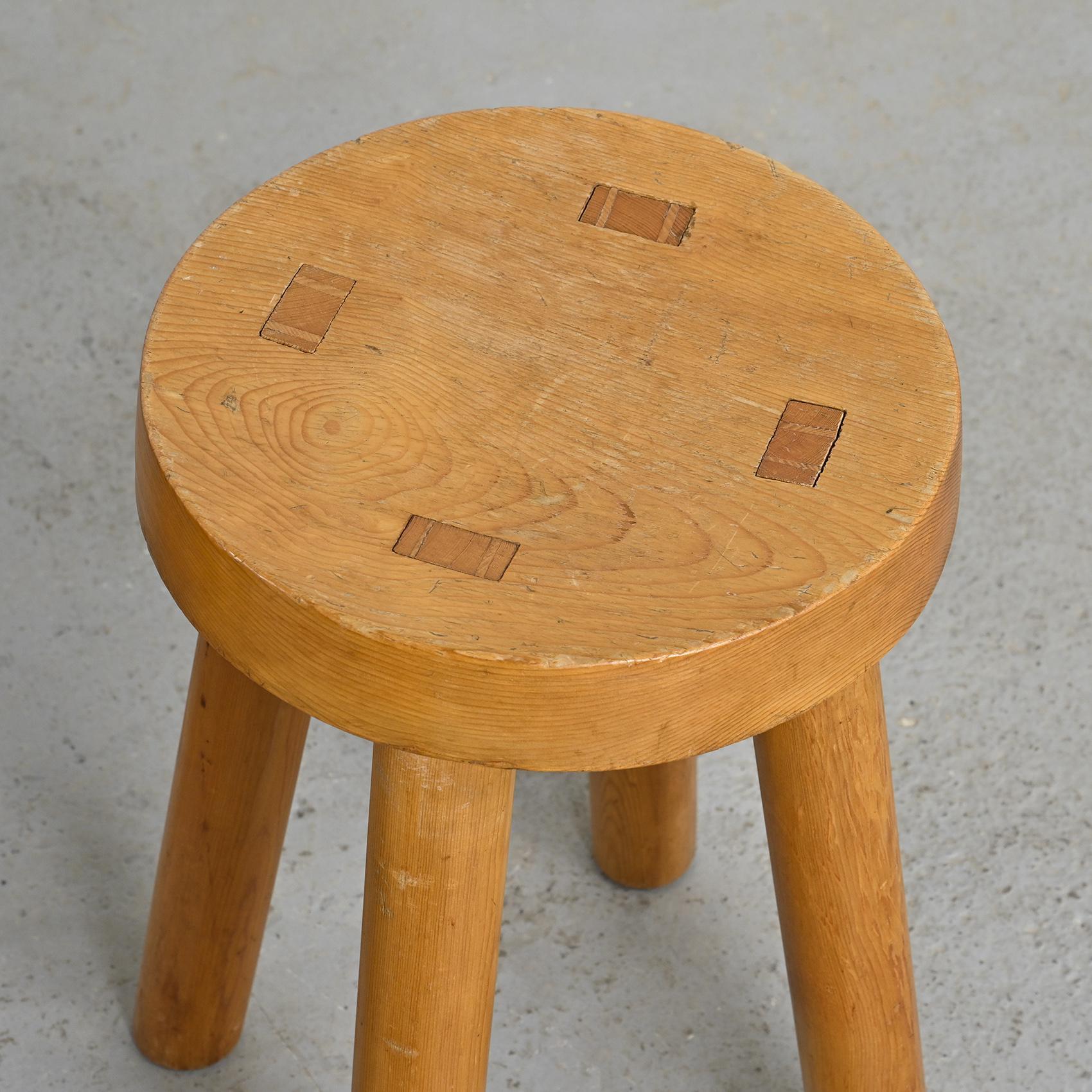 Pair of stools by Charlotte Perriand for les Arcs 1600, circa 1965 In Good Condition For Sale In VILLEURBANNE, FR
