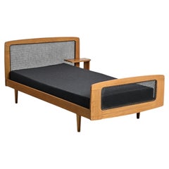 Cama individual diseñada por Roger Landault para Ligne Roset, Francia, hacia 1965