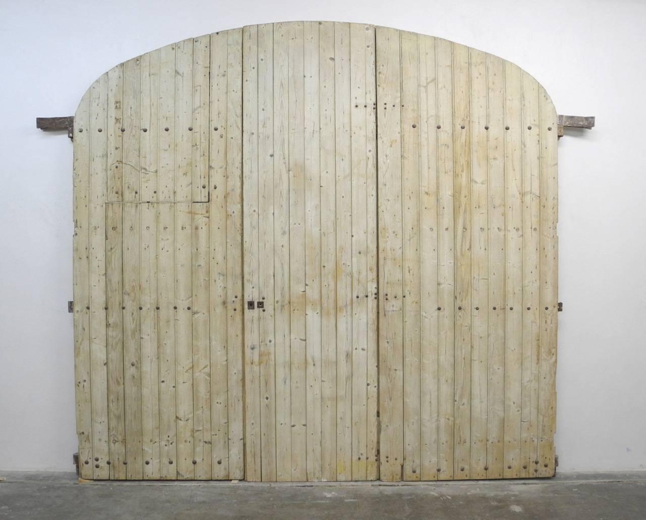 19th century doors from the entrance to a Provençal Mas.