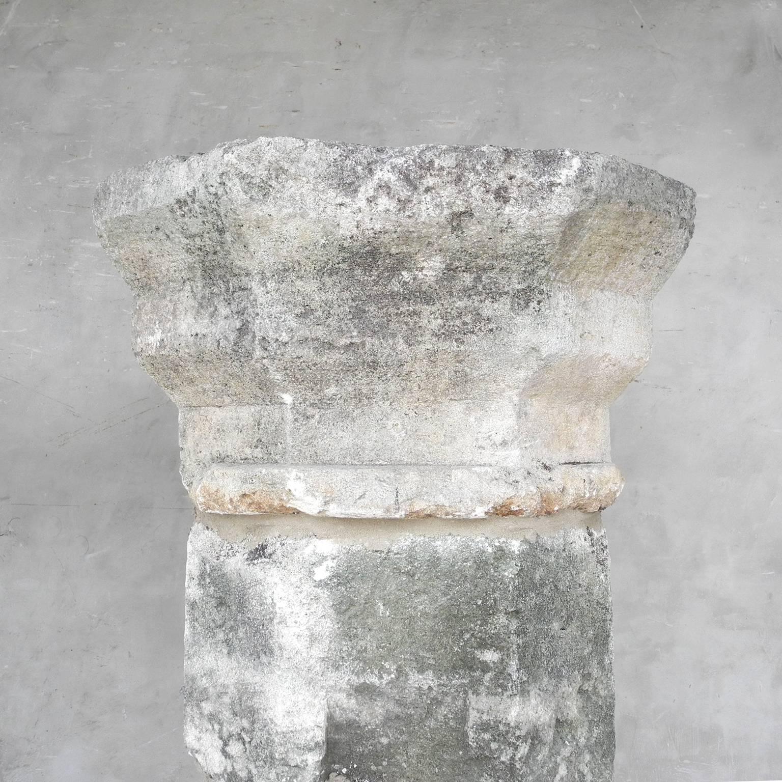 French Pair of 17th Century Limestone Columns from a Property in Montpellier, France For Sale