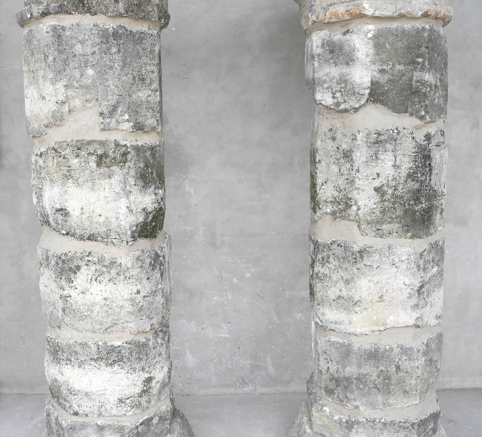 Pair of 17th Century Limestone Columns from a Property in Montpellier, France In Good Condition For Sale In Houston, TX