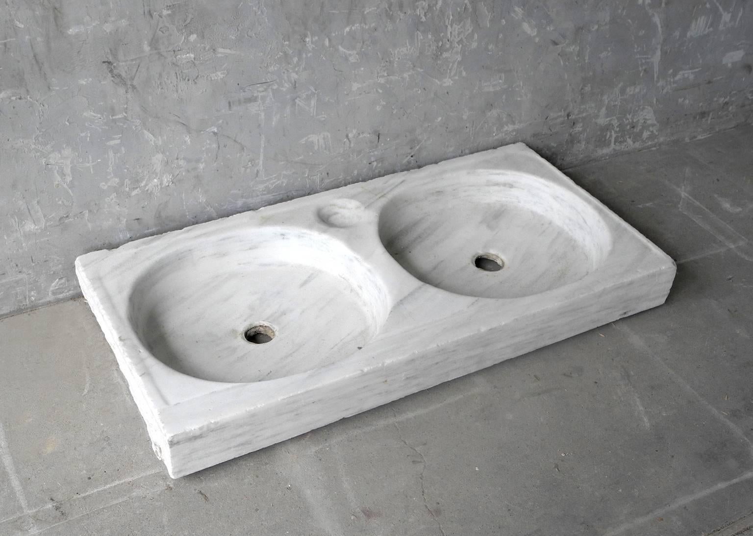 French Late 18th Century White Marble Double Sink from a Bastide in Provence