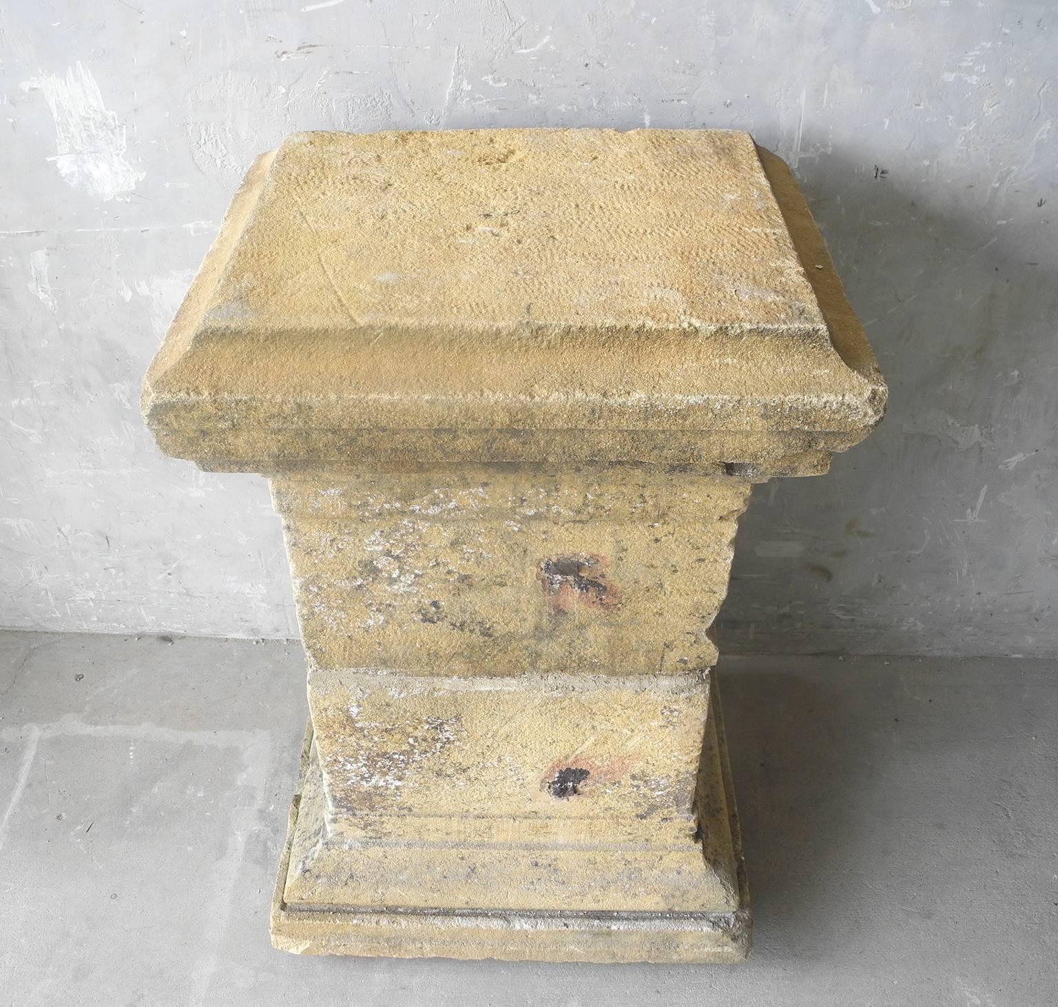 This column is made of limestone and is from the 18th century. It was found in the village of Charlieu in Loire. It has a more yellow in it than regular limestone pieces. It stands at a medium height, perfect as a pedestal to showcase another