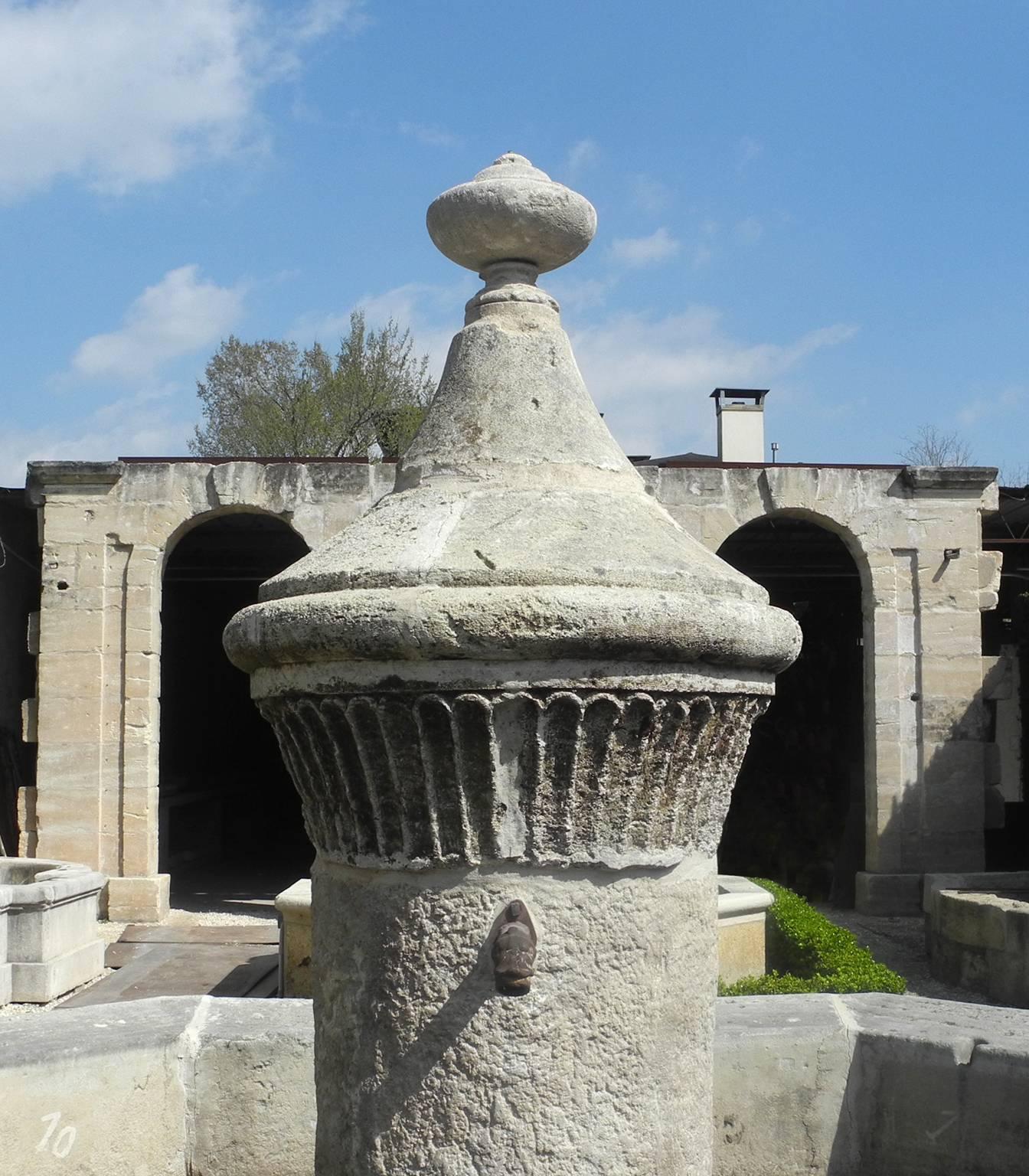French 18th Century Village Fountain from Taulignan, France For Sale