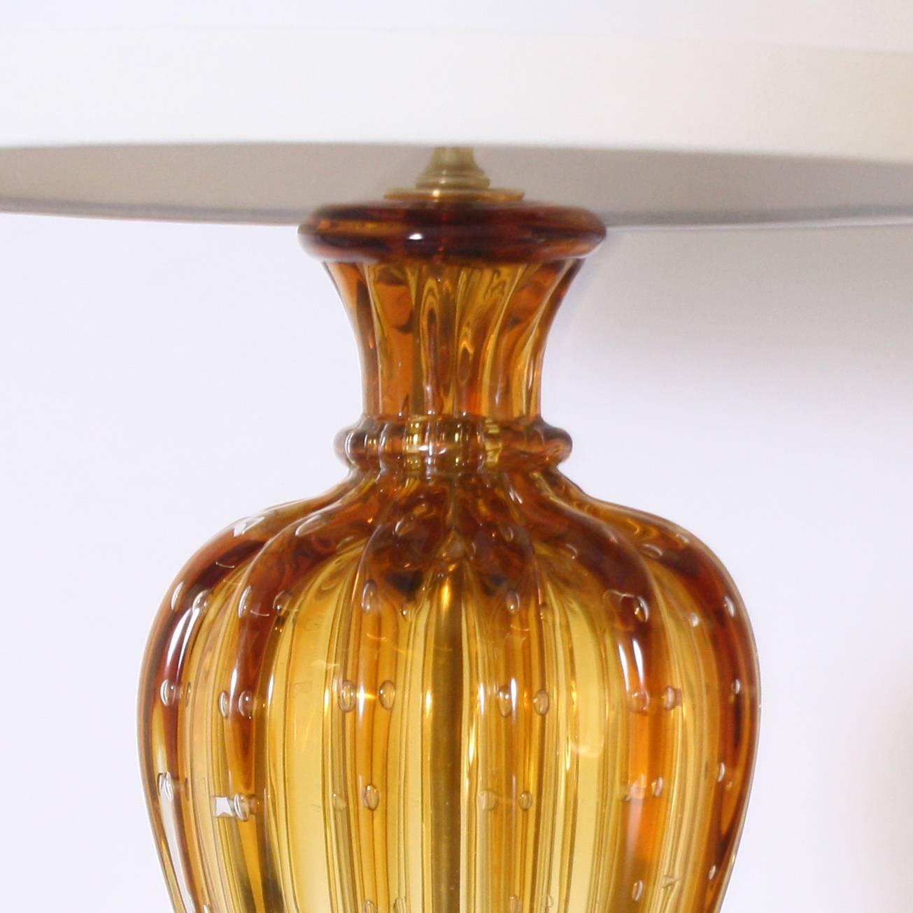 Mid-20th Century Small Amber Murano Glass Lamp with Clear Bubble Inclusions, circa 1960
