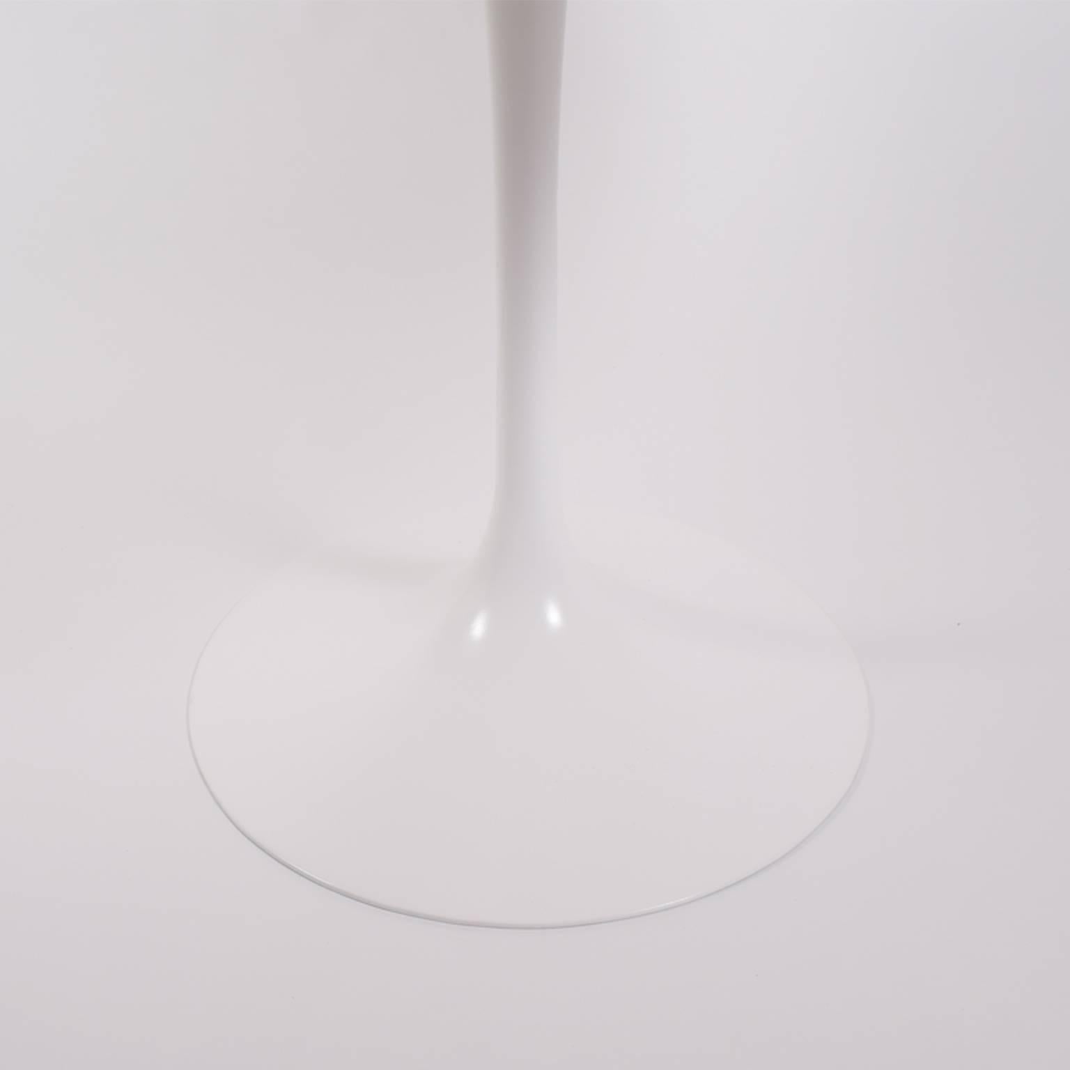 Mid-20th Century White Italian Marble Eero Saarinen Table Designed for Knoll