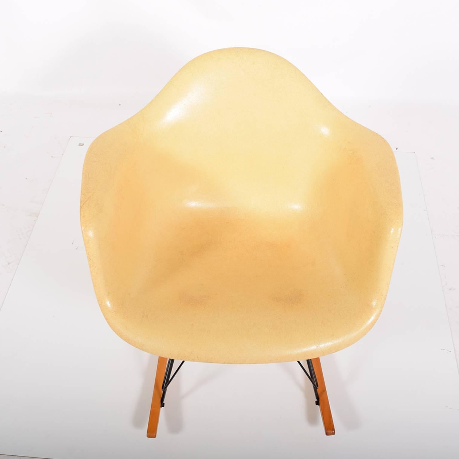 American RAR Second Edition Rocking Armchair by Charles Eames for Herman Miller For Sale