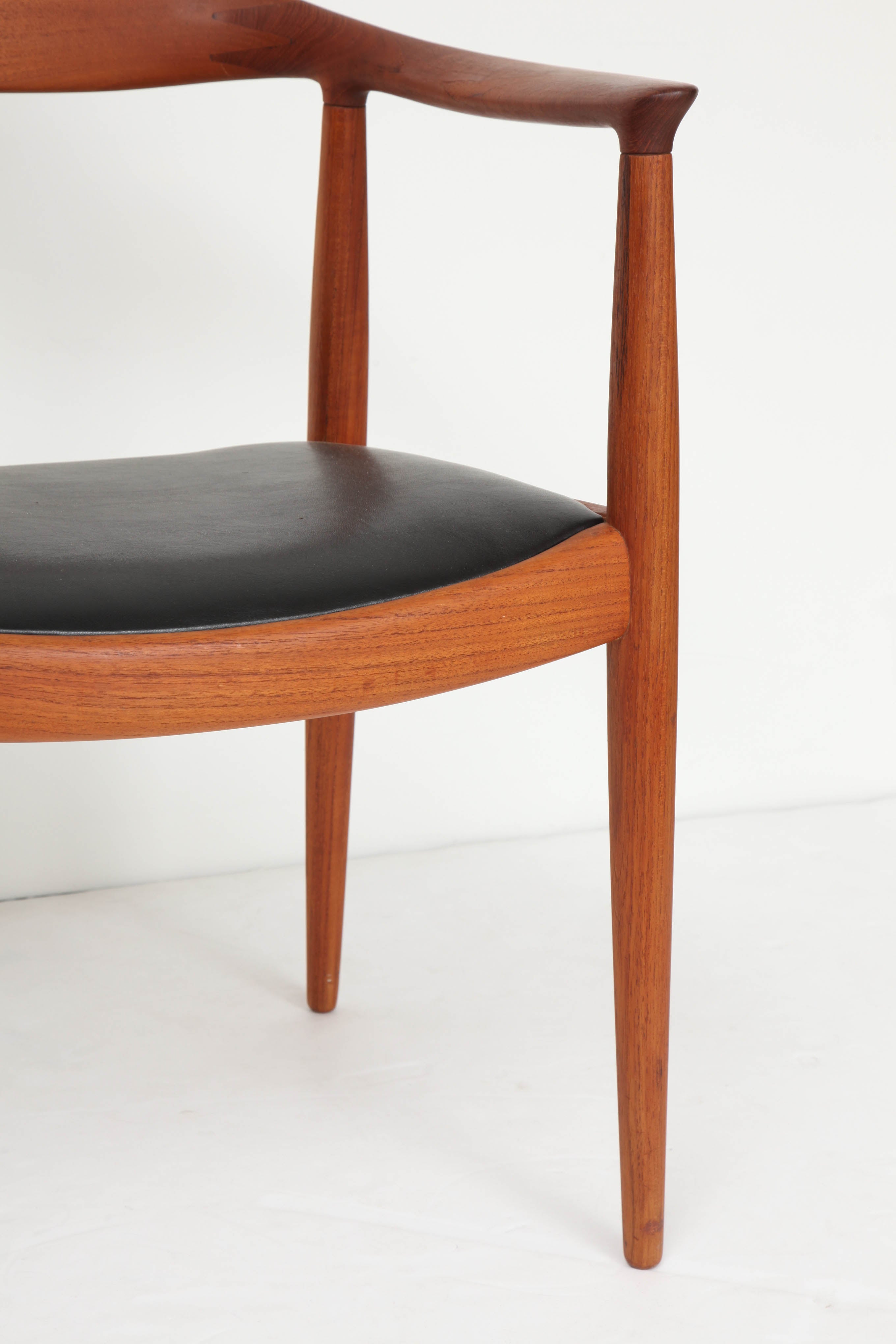 Scandinavian Modern Hans Wegner Classic Chair for Johannes Hansen