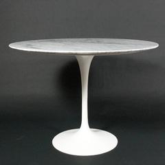Tulip Dining Table by Eero Saarinen for Knoll International