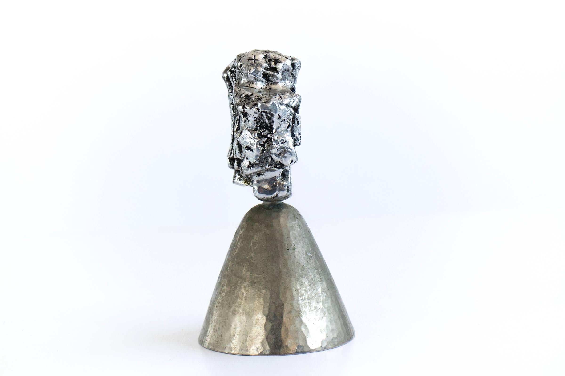 Brutalisme Bell brutaliste à la manière de Paul Evans en vente