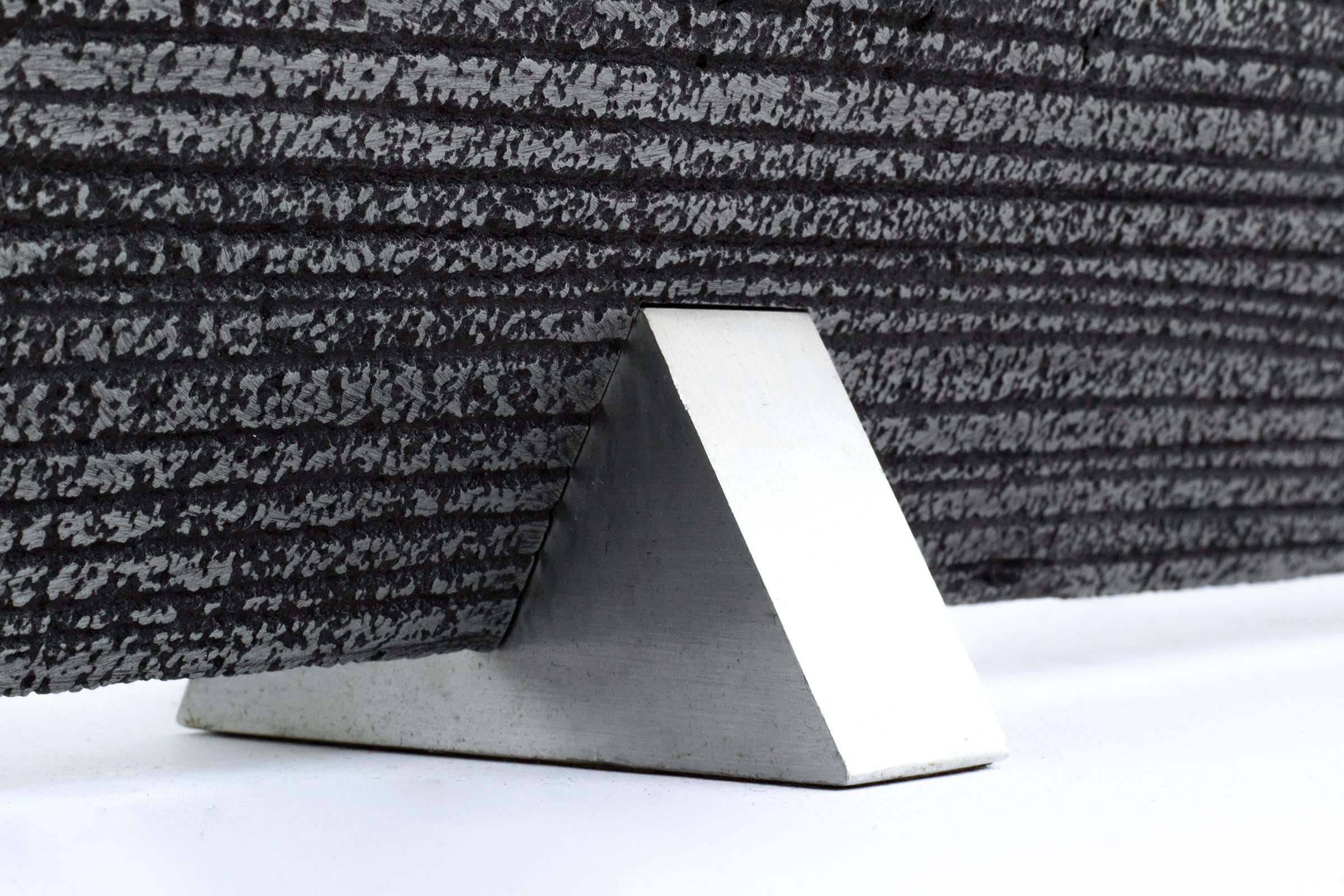 Brutalistische Kandelaber aus massivem Aluminium im Zustand „Hervorragend“ im Angebot in Chicago, IL