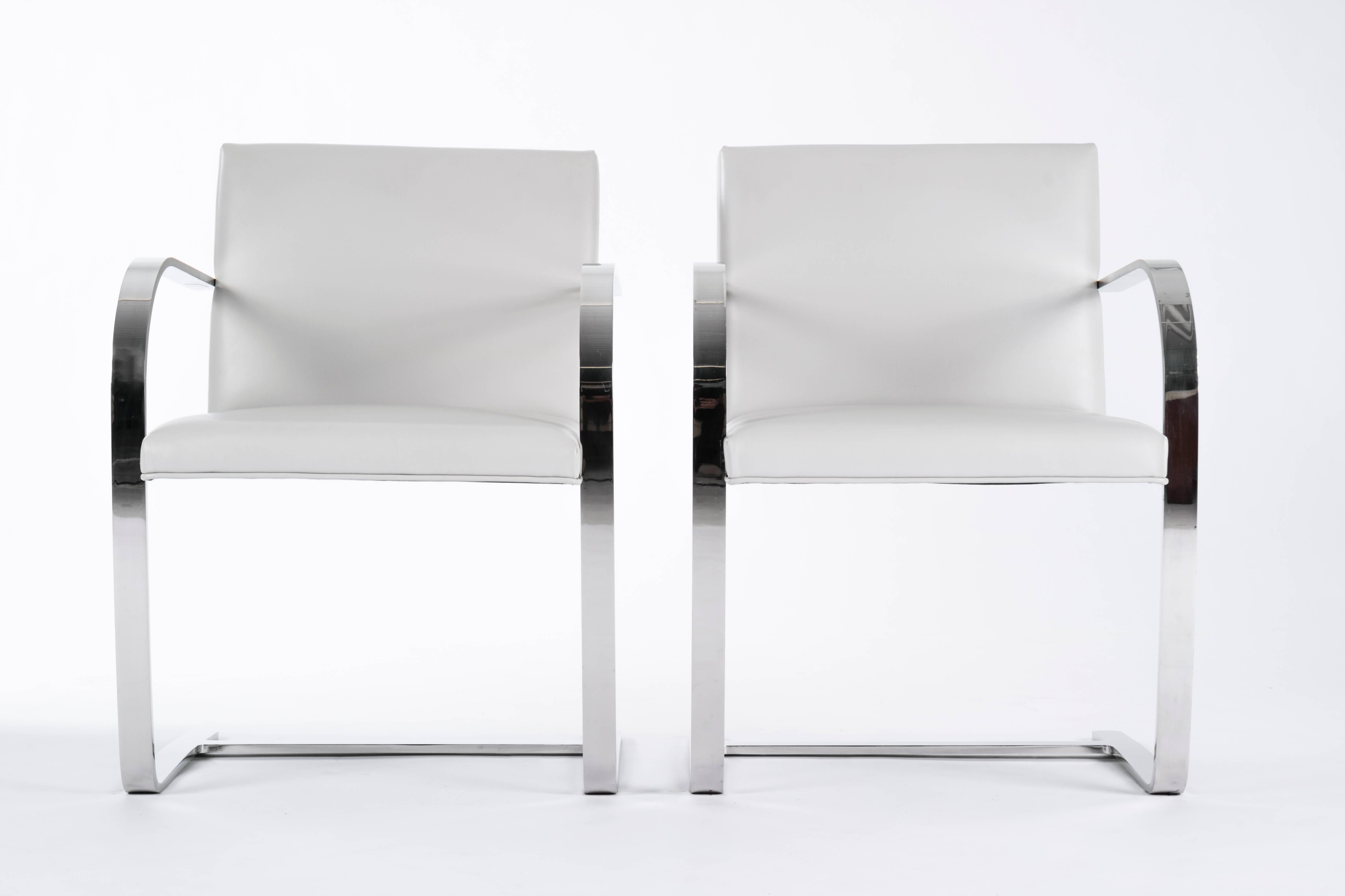 Mid-Century Modern  Mies Van Der Rohe - Paire de chaises Brno en vente