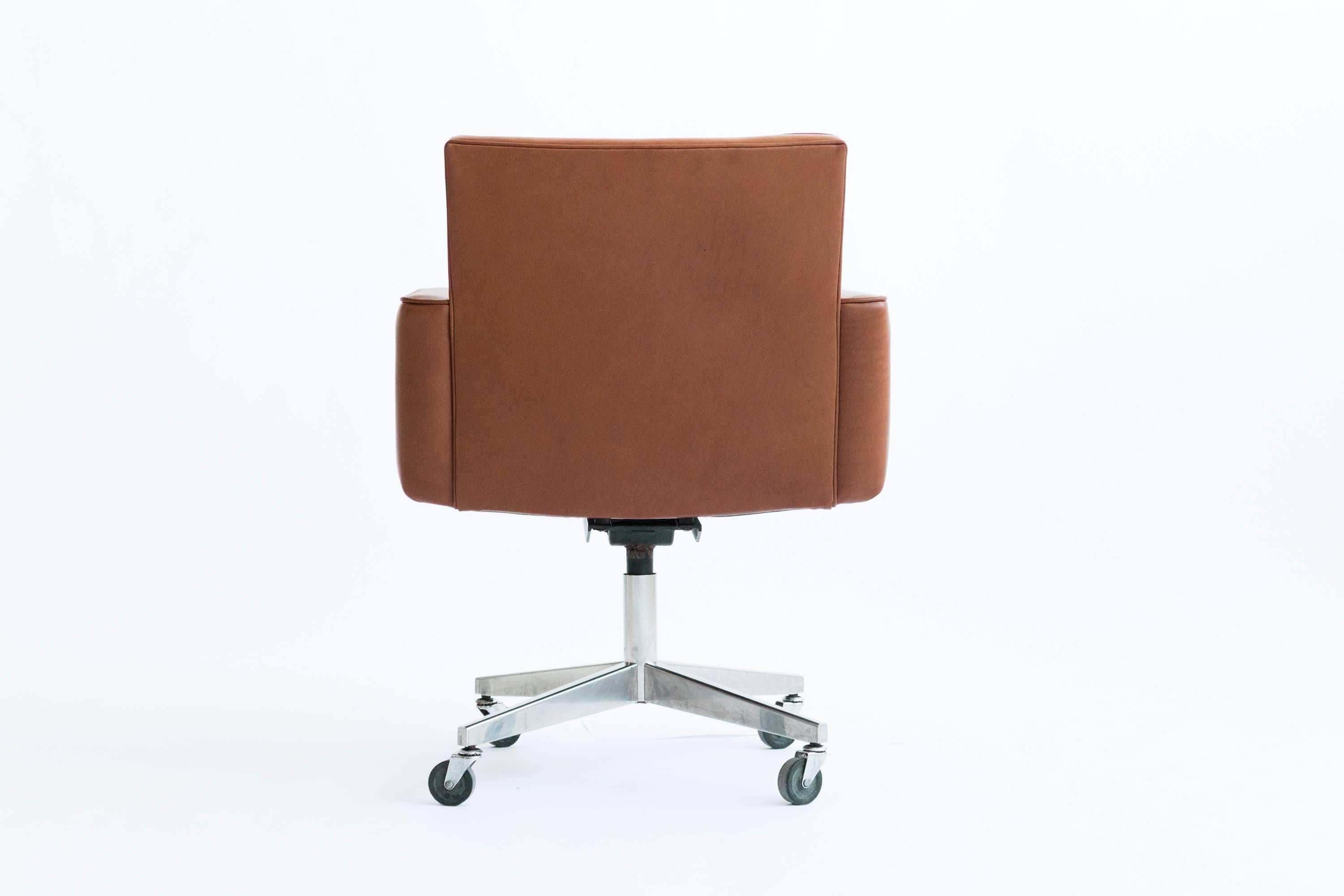 Vincent Cafiero Desk Chair for Knoll In Excellent Condition In Chicago, IL