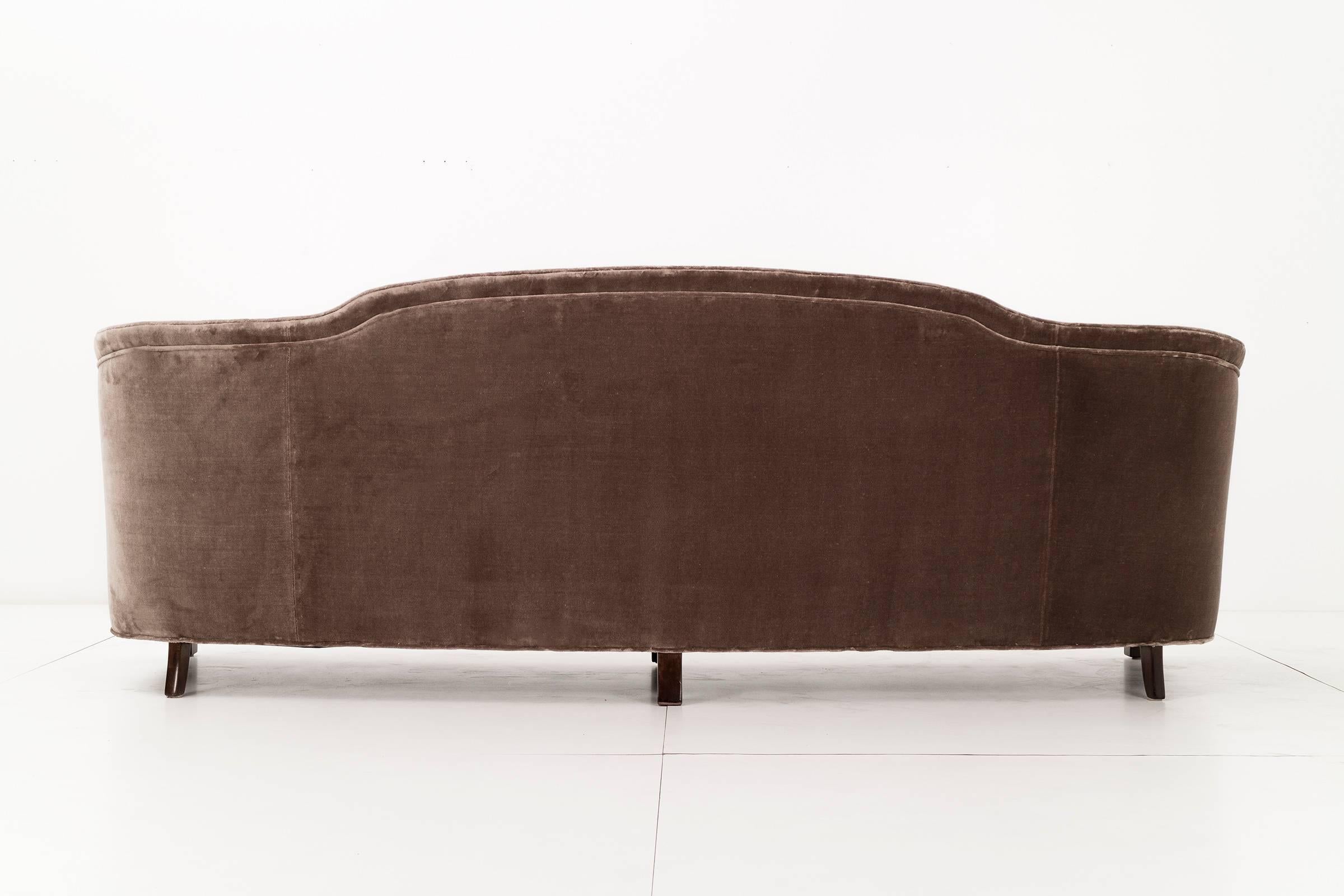 Mid-20th Century Curved Sofa in the Style of Michael Taylor