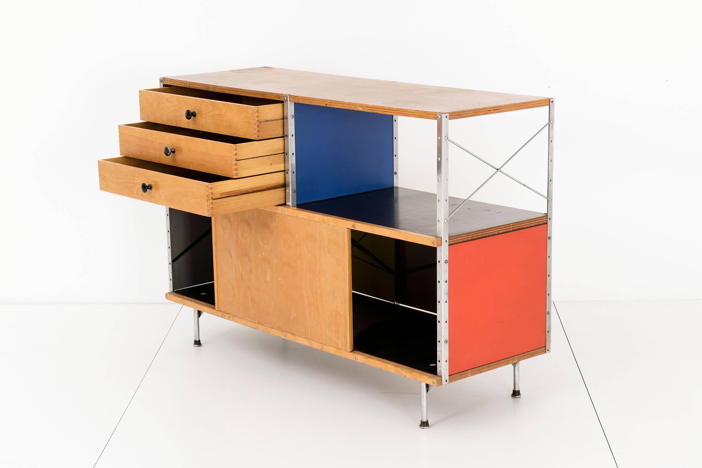 Lacquered Charles and Ray Eames ESU 220-N