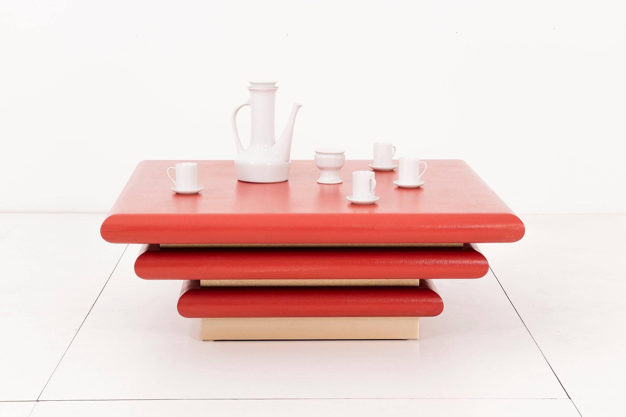 Mid-Century Modern Tri-Tier Table, late 20th century
