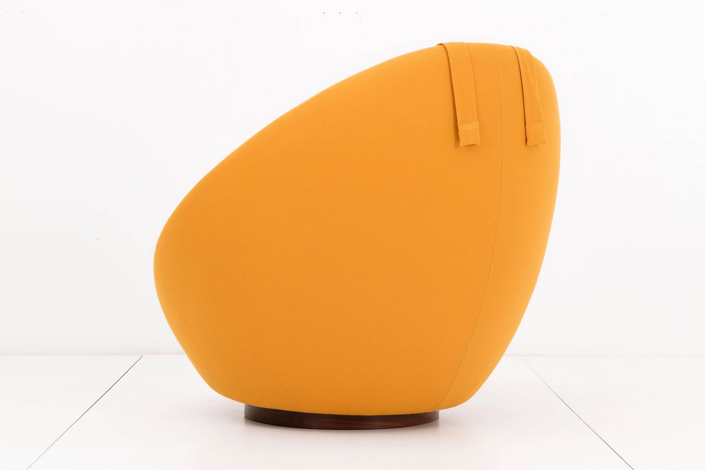 Milo Baughman Egg Chair In Excellent Condition In Chicago, IL