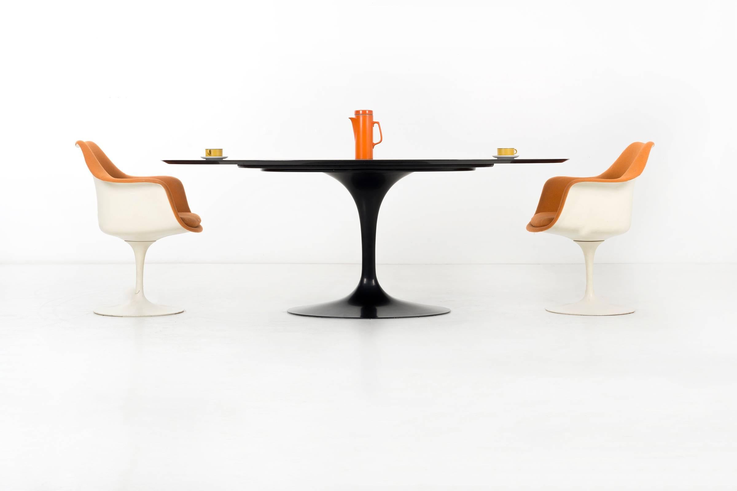 Mid-Century Modern Eero Saarinen Black Granite Tulip Table For Sale