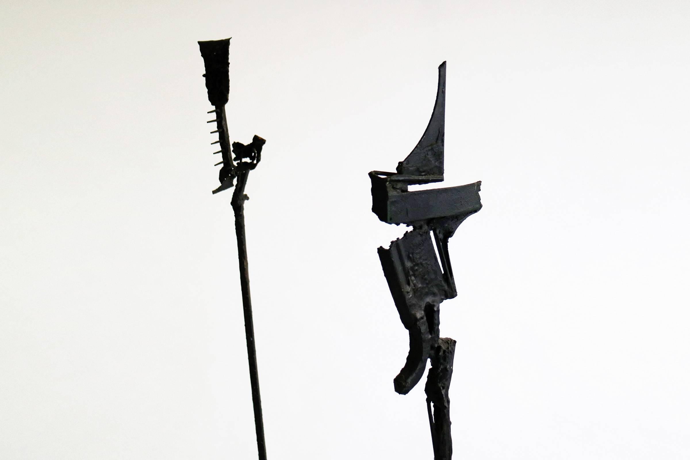 Harry Bouras-Skulptur (Eisen) im Angebot
