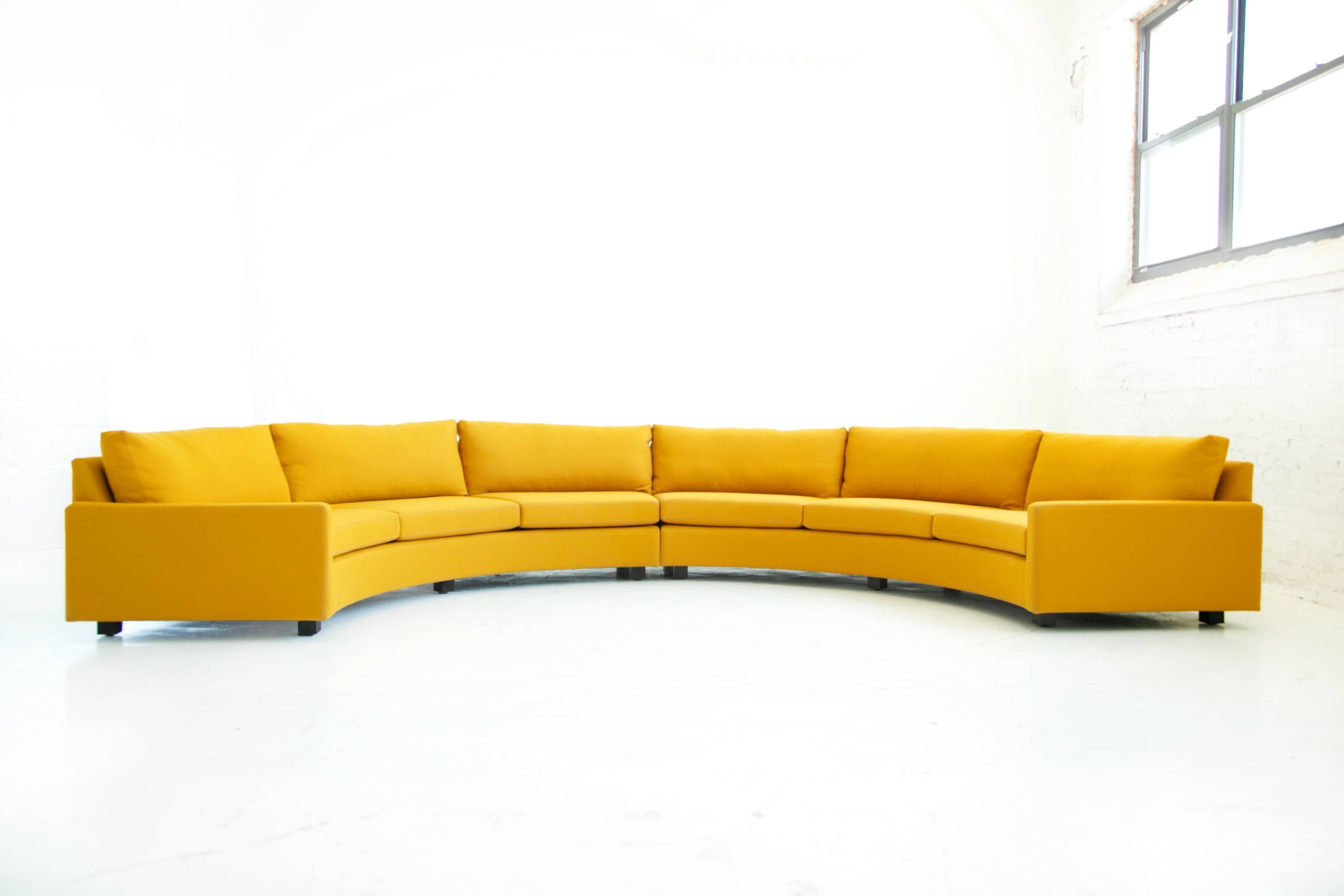 Milo Baughman Semi-Circle Sectional Sofa In Excellent Condition In Chicago, IL