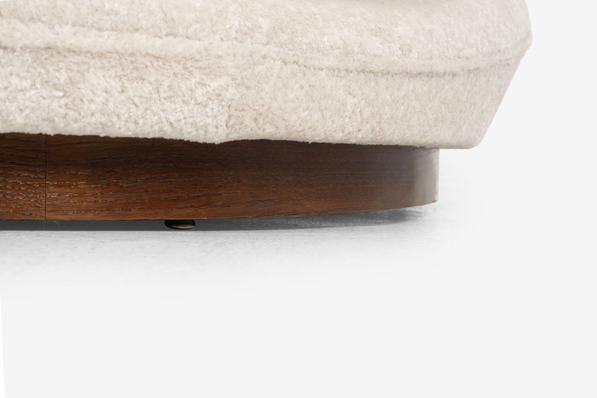 Milo Baughman Style Satellite Chaise in Tan Kunstfell, 1970 im Angebot 2