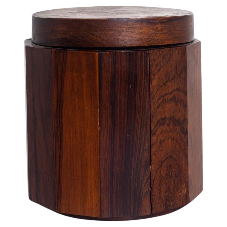 Boîte à couvercle en bois de rose massif de Studio Craft, dans le style d'Arthur Espenet Carpenter en vente