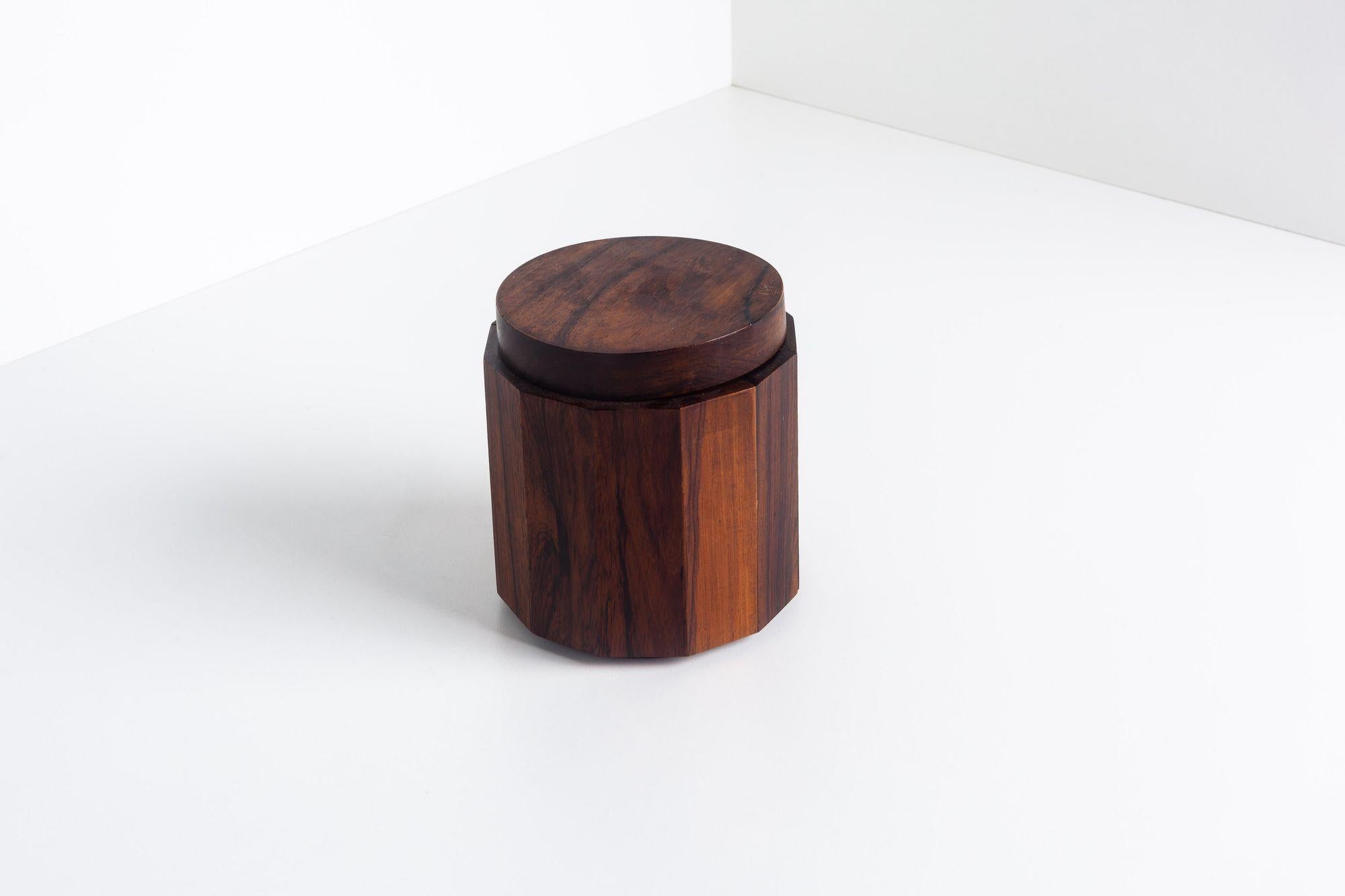 Américain Boîte à couvercle en bois de rose massif de Studio Craft, dans le style d'Arthur Espenet Carpenter en vente